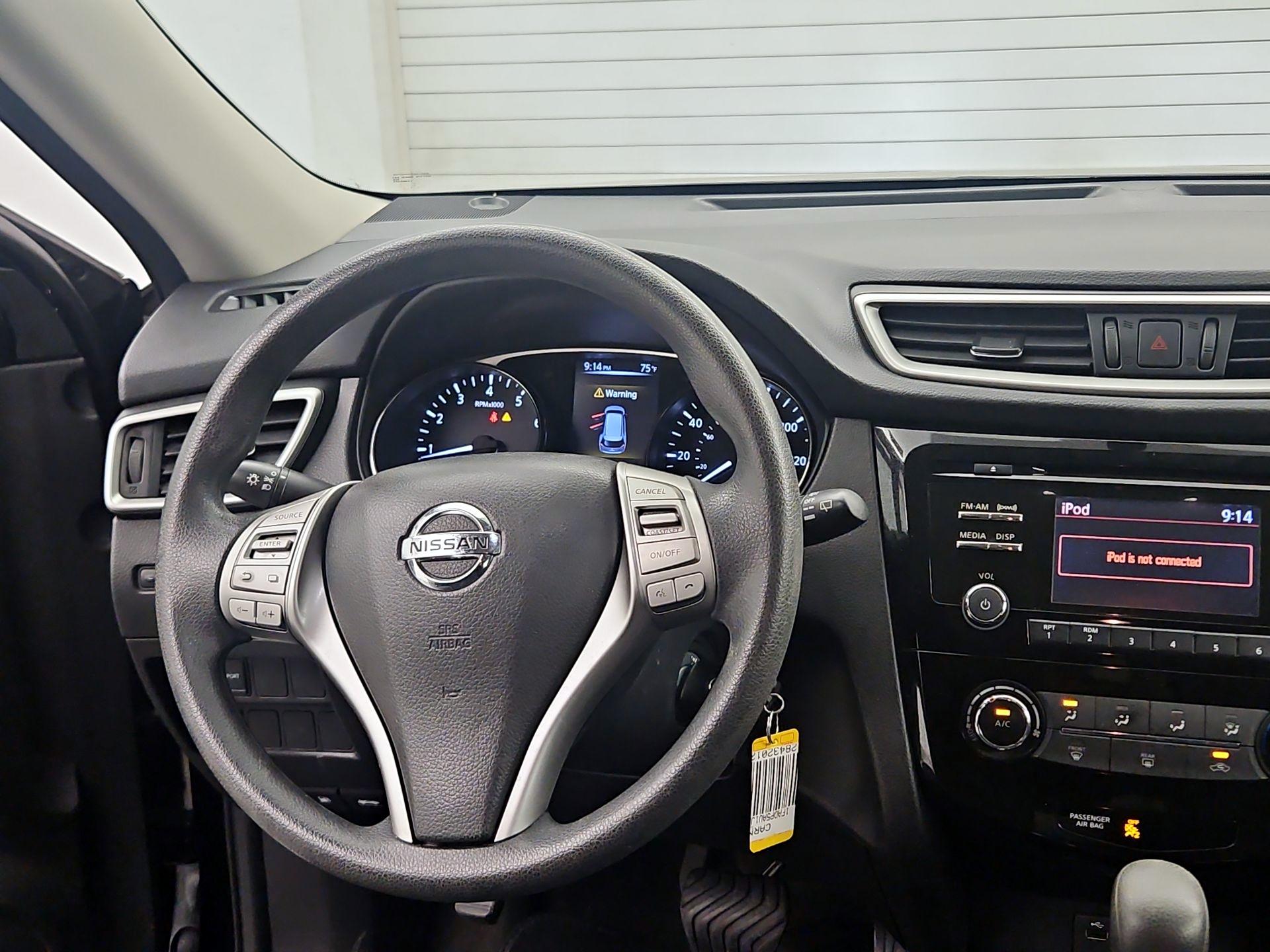 Thumbnail: 2016 Nissan Rogue - 10