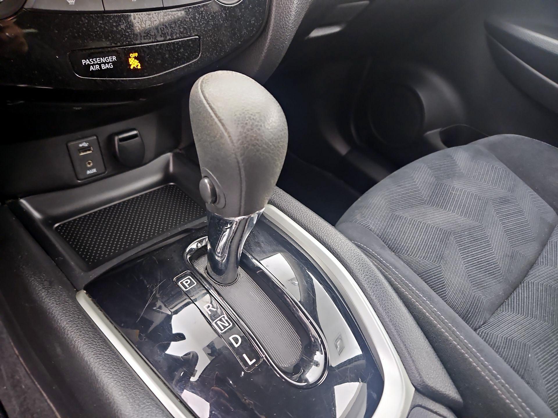 Thumbnail: 2016 Nissan Rogue - 15