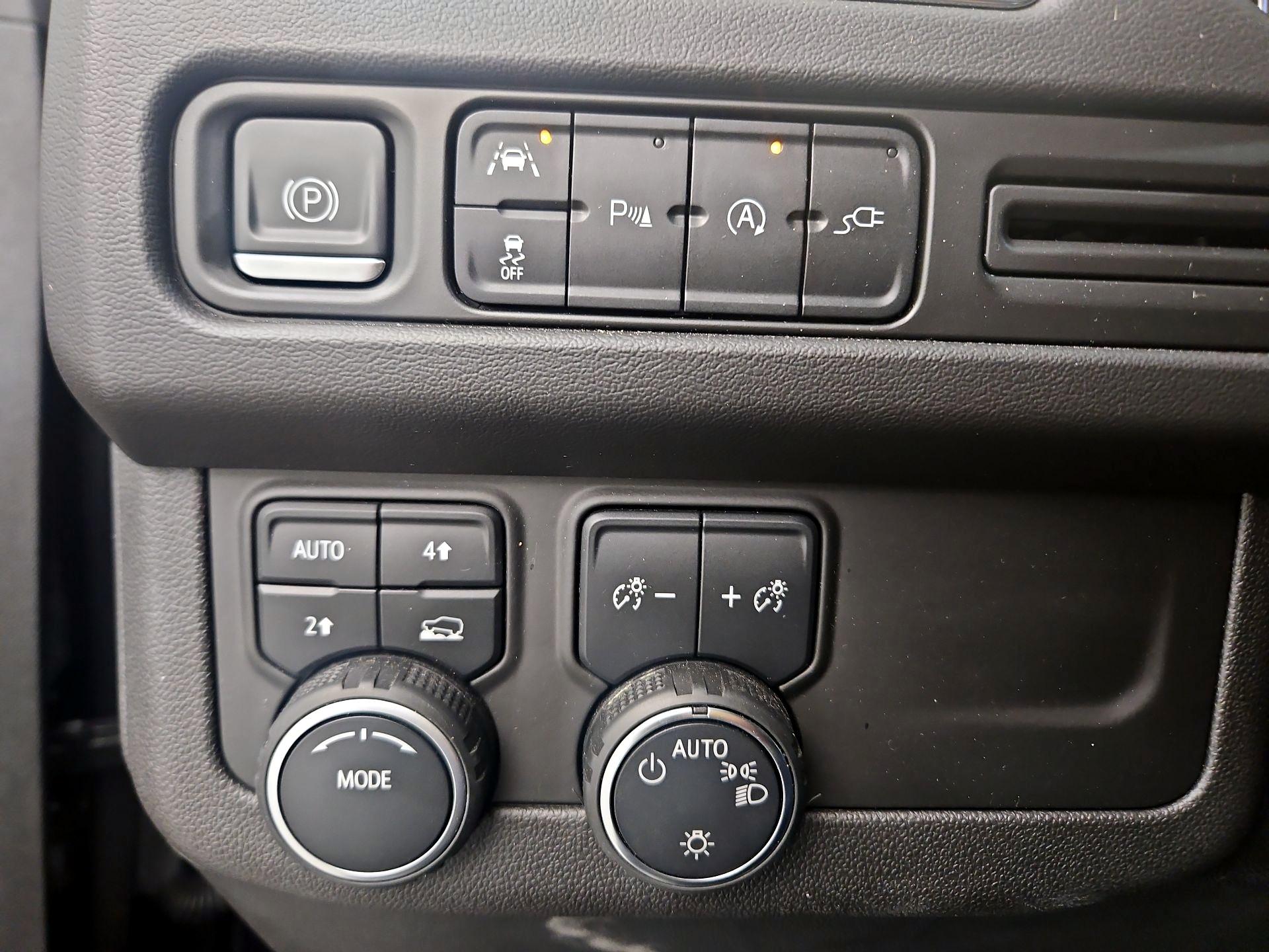 Thumbnail: 2022 Chevrolet Tahoe - 13