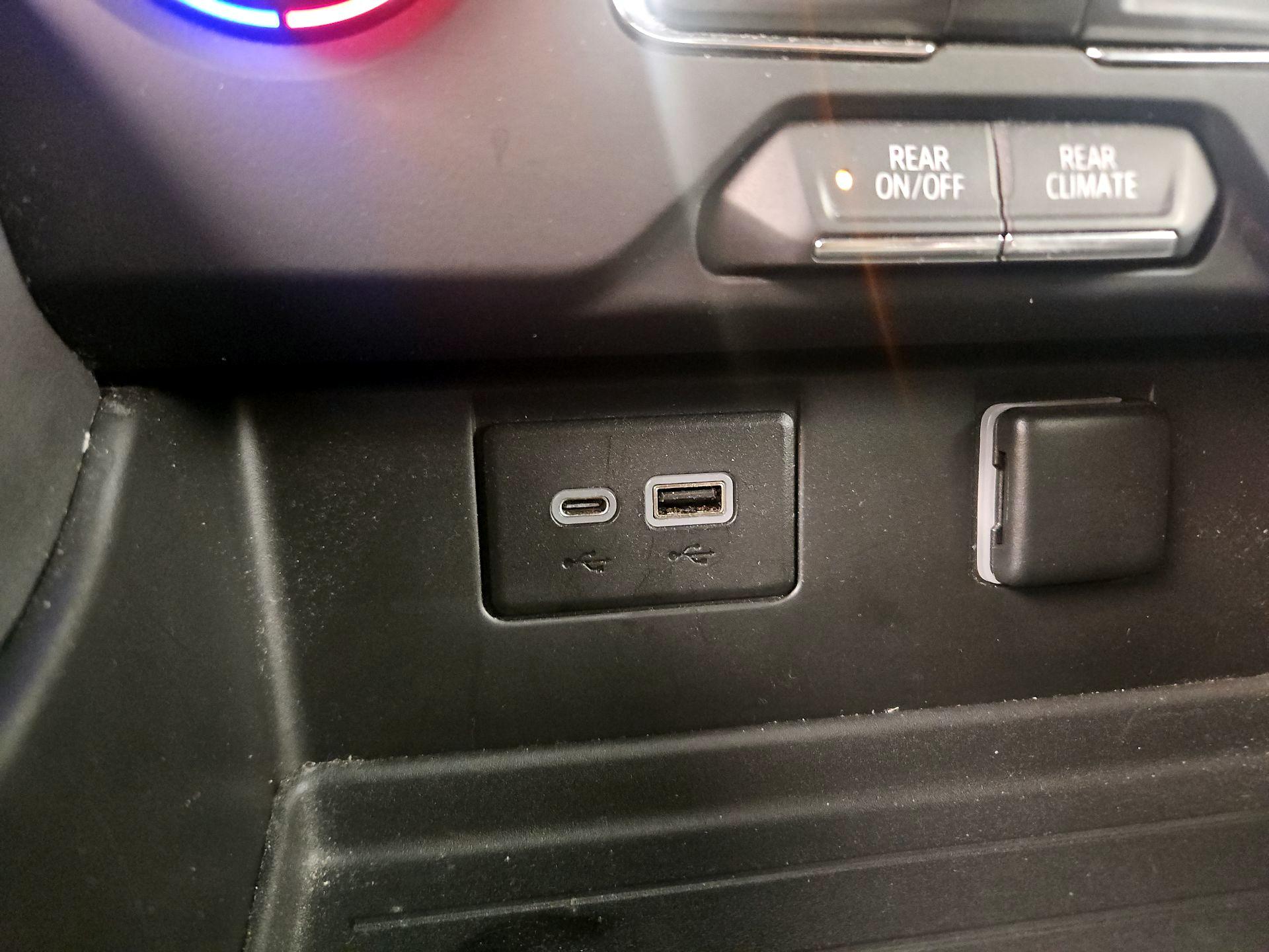 Thumbnail: 2022 Chevrolet Tahoe - 18