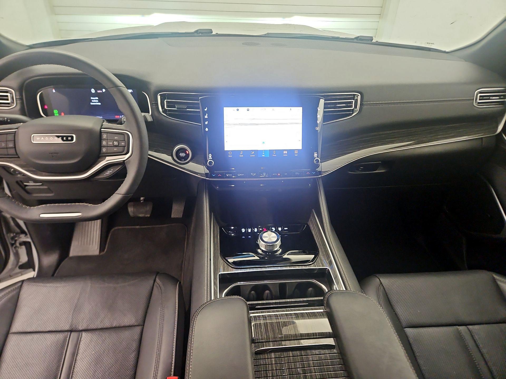 Thumbnail: 2022 Jeep Wagoneer - 9