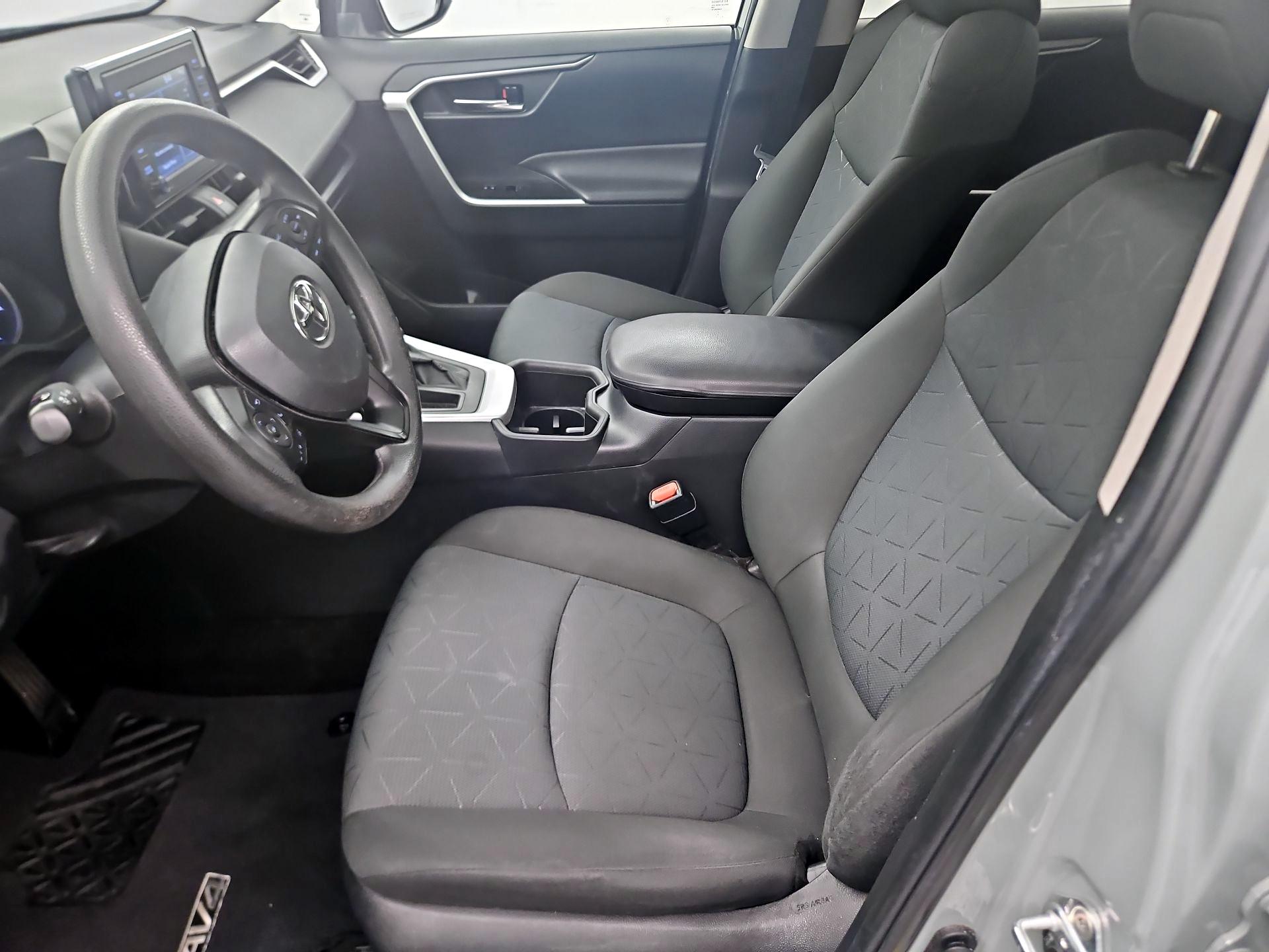 Thumbnail: 2022 Toyota RAV4 - 11