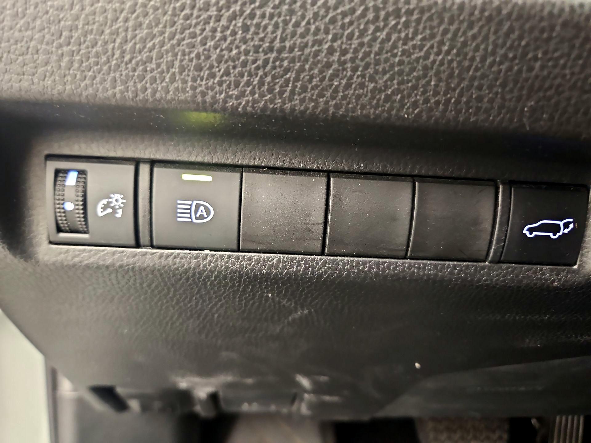 Thumbnail: 2022 Toyota RAV4 - 13