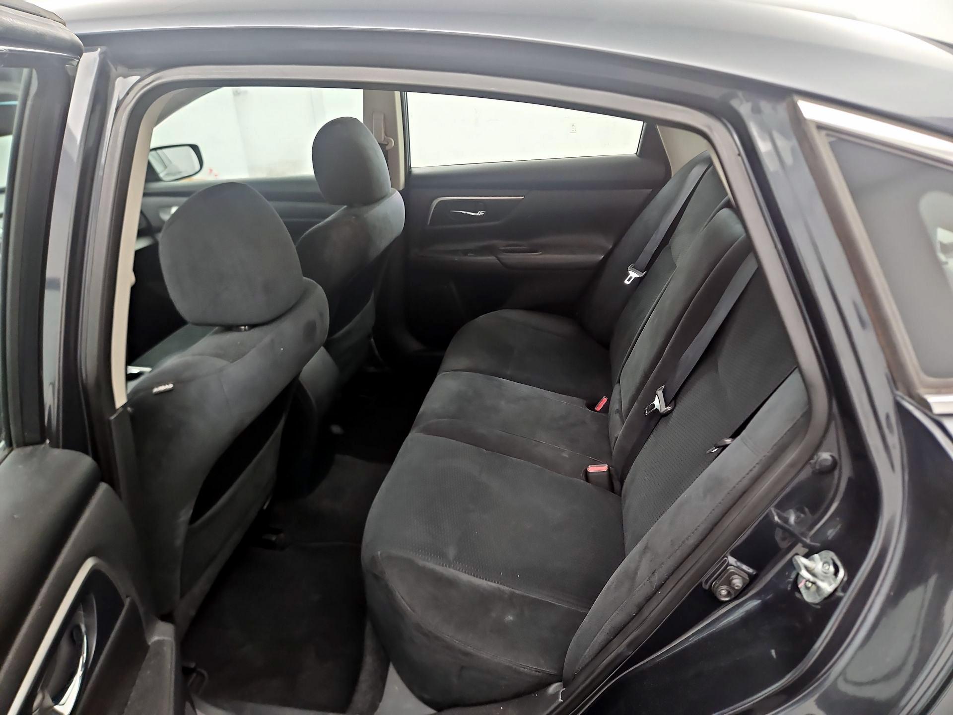 Thumbnail: 2015 Nissan Altima - 16