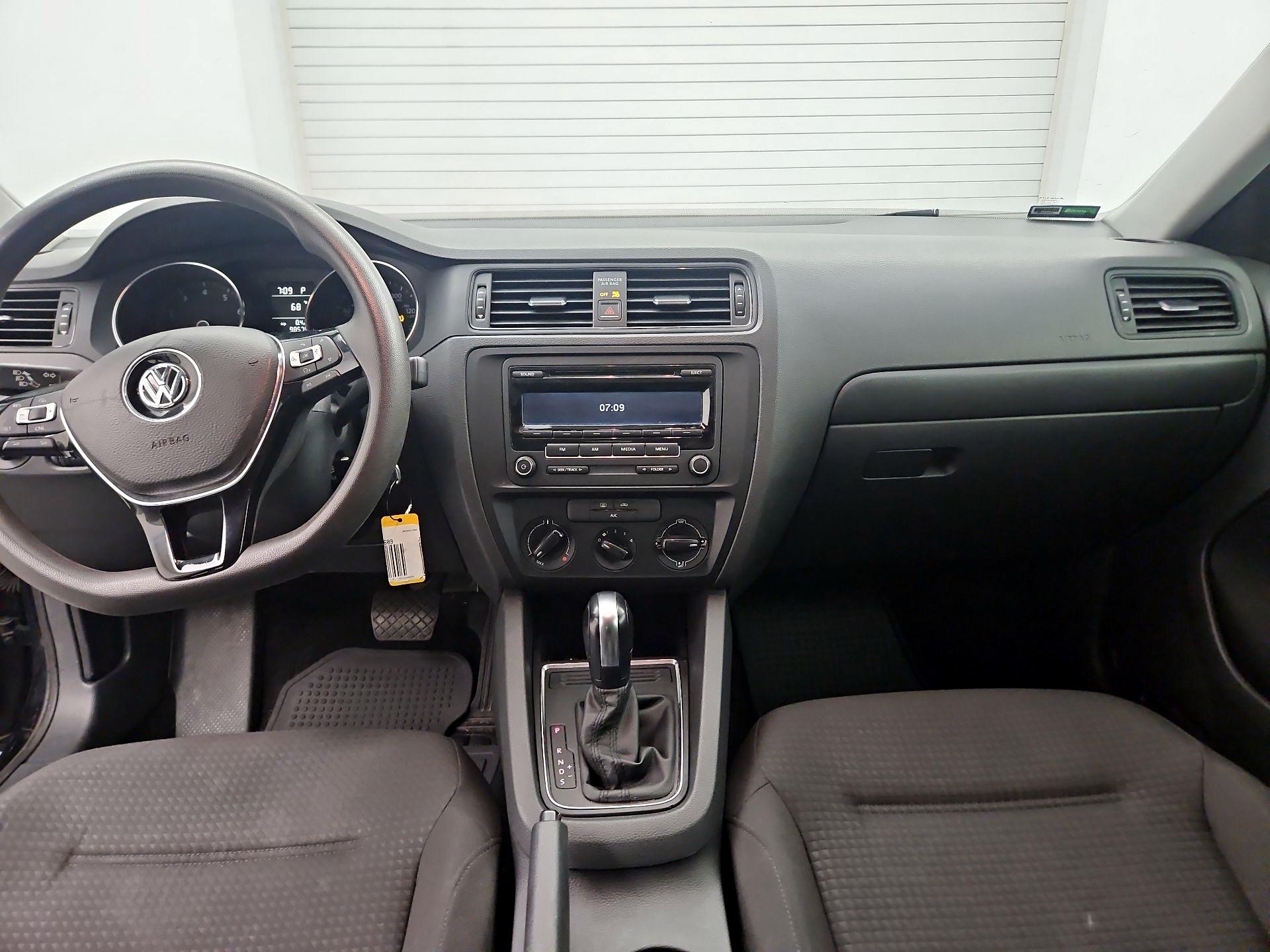 Thumbnail: 2015 Volkswagen Jetta - 9