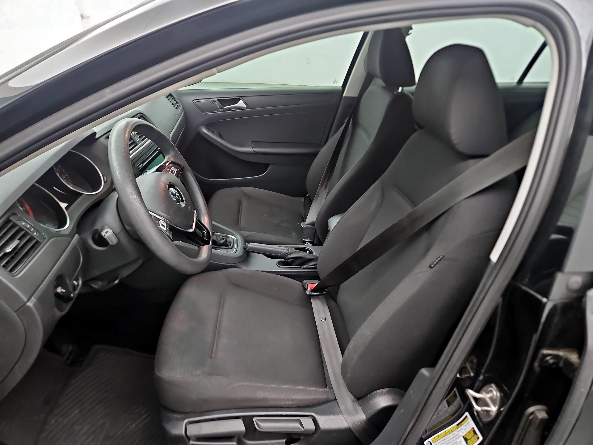 Thumbnail: 2015 Volkswagen Jetta - 11