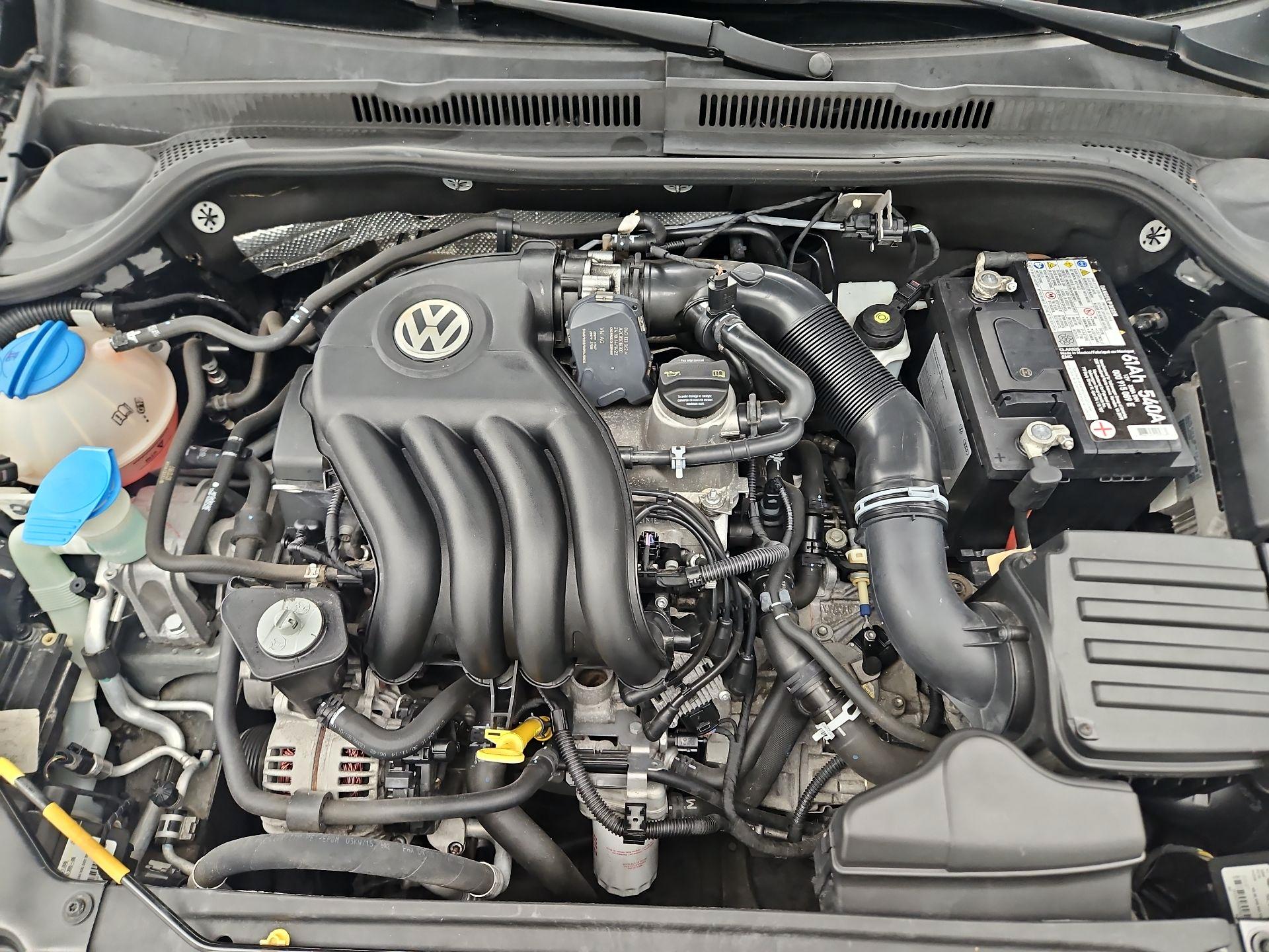 Thumbnail: 2015 Volkswagen Jetta - 18