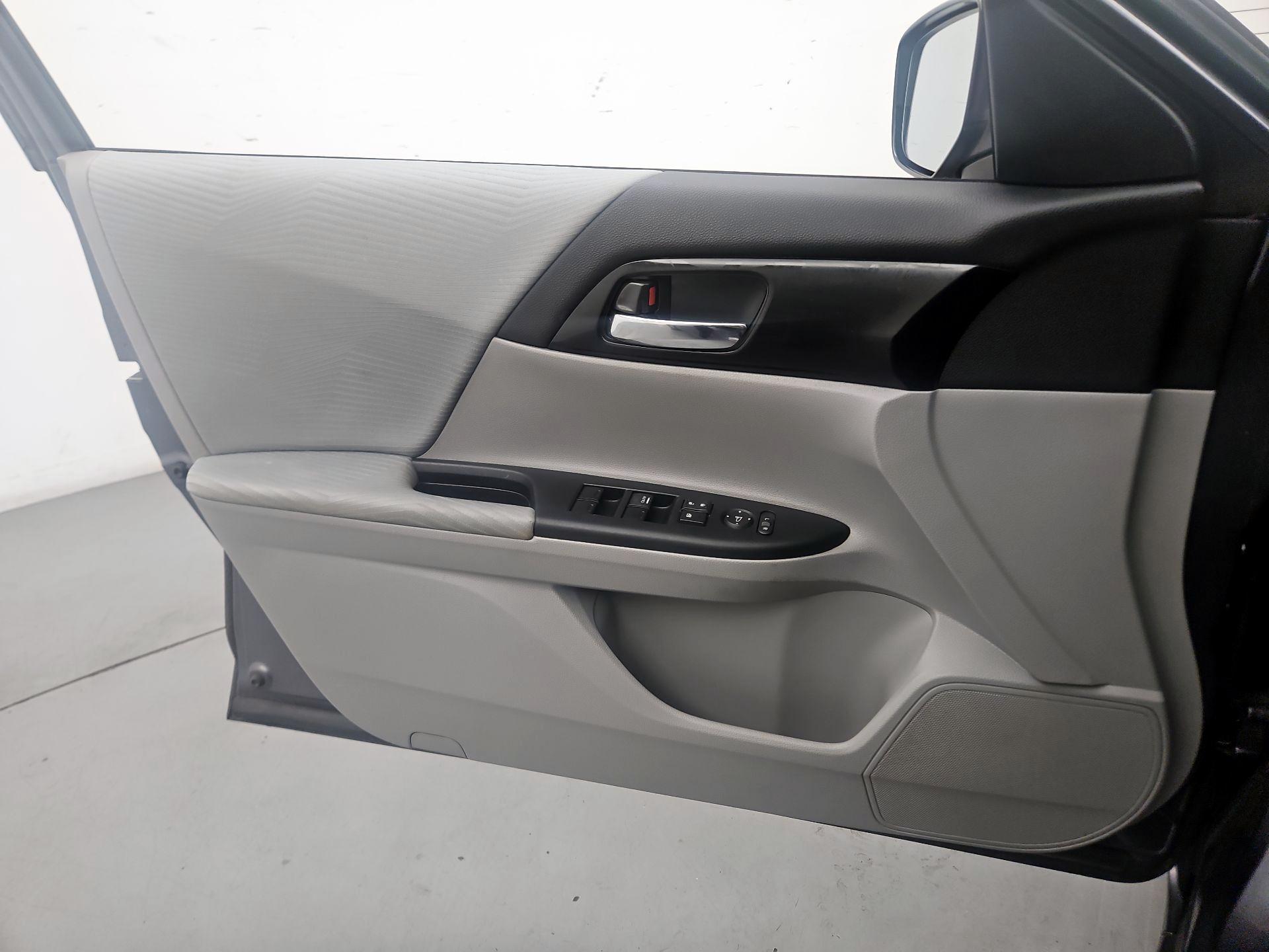 Thumbnail: 2017 Honda Accord - 12