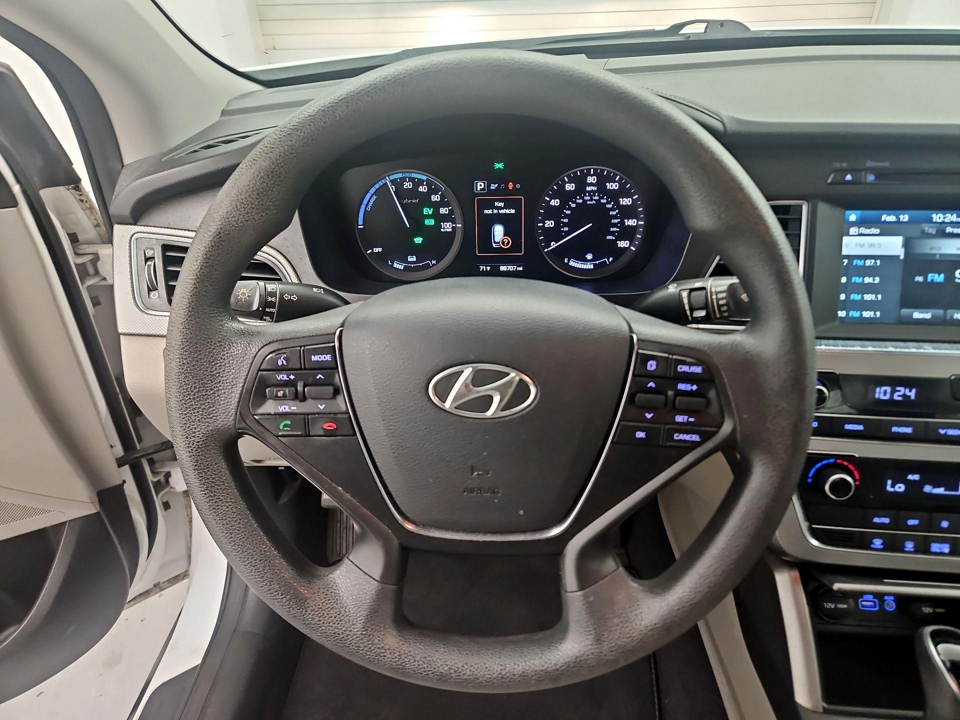 Thumbnail: 2017 Hyundai Sonata - 10