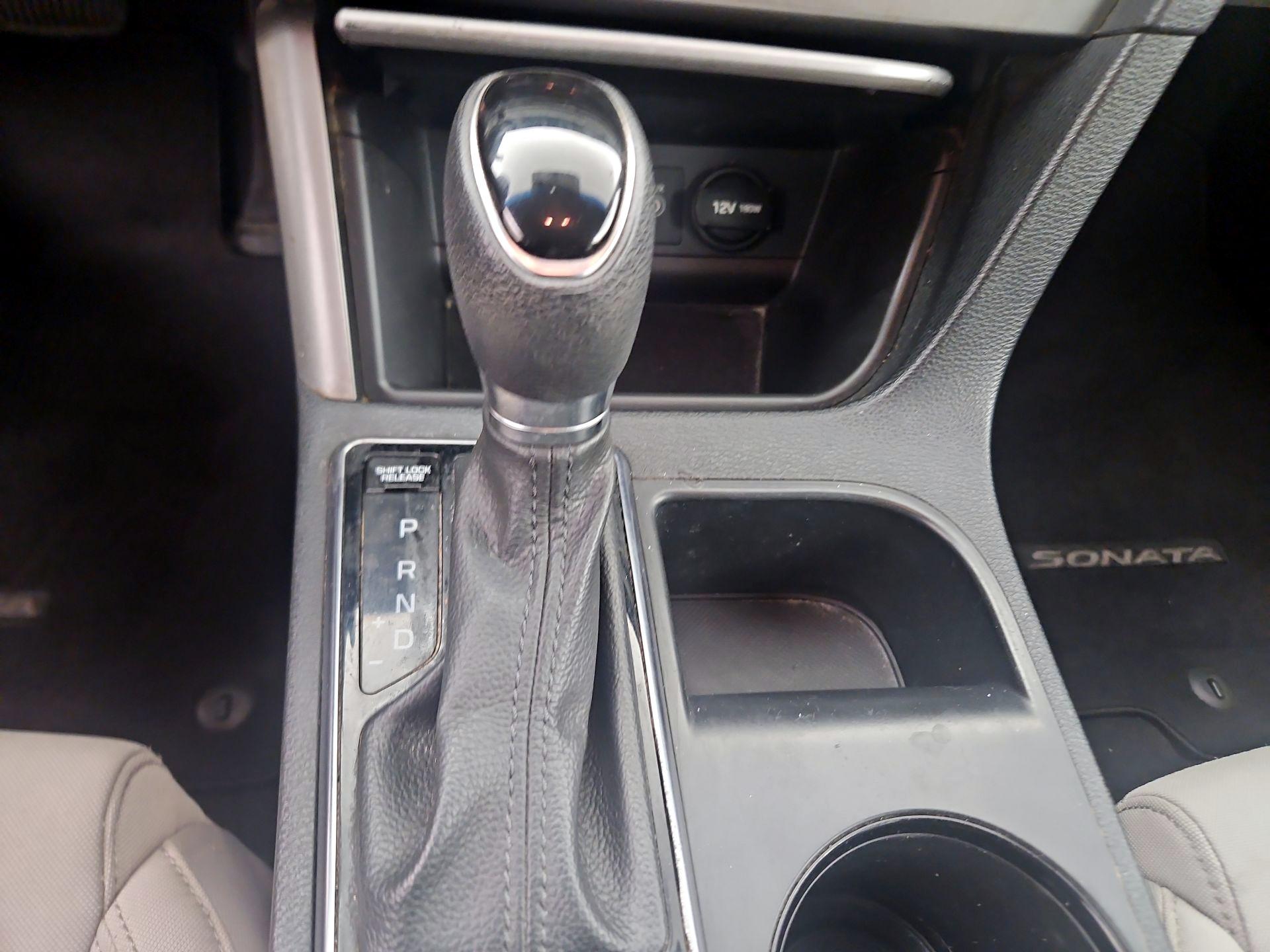 Thumbnail: 2017 Hyundai Sonata - 17