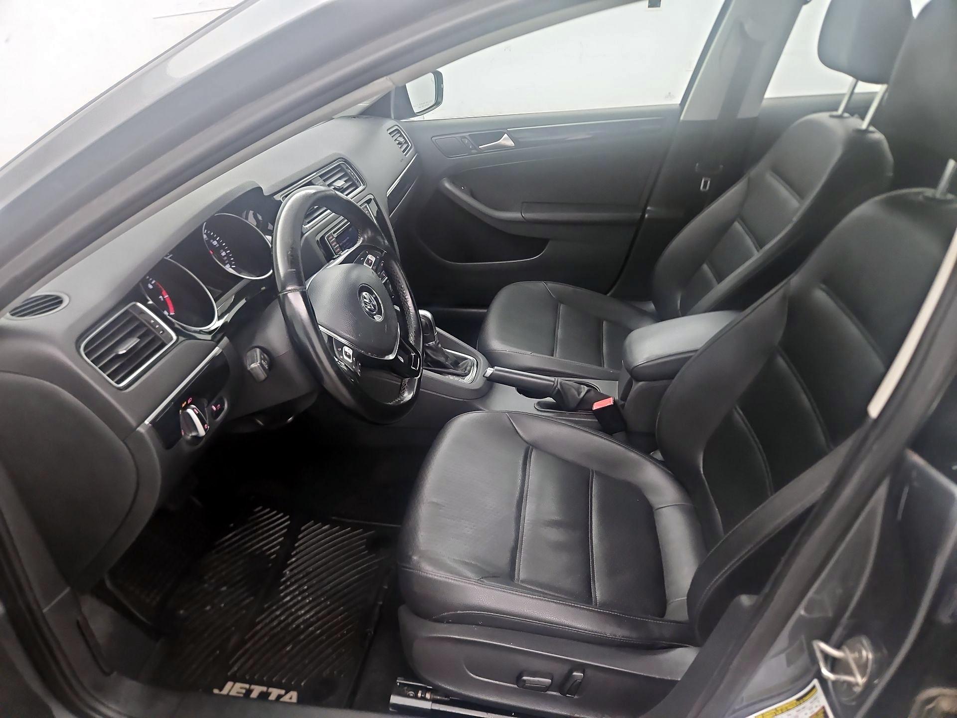 Thumbnail: 2017 Volkswagen Jetta - 11