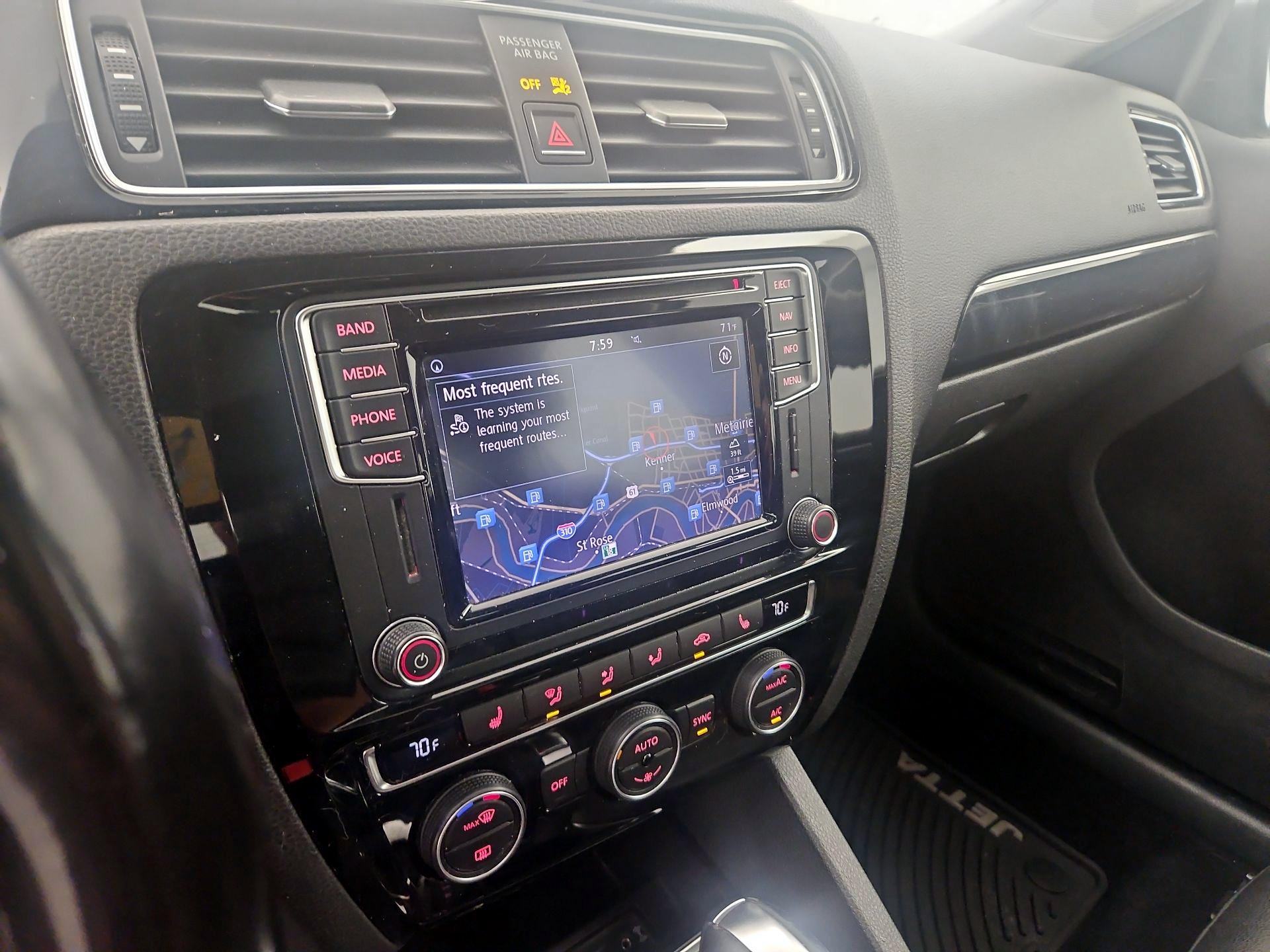 Thumbnail: 2017 Volkswagen Jetta - 14