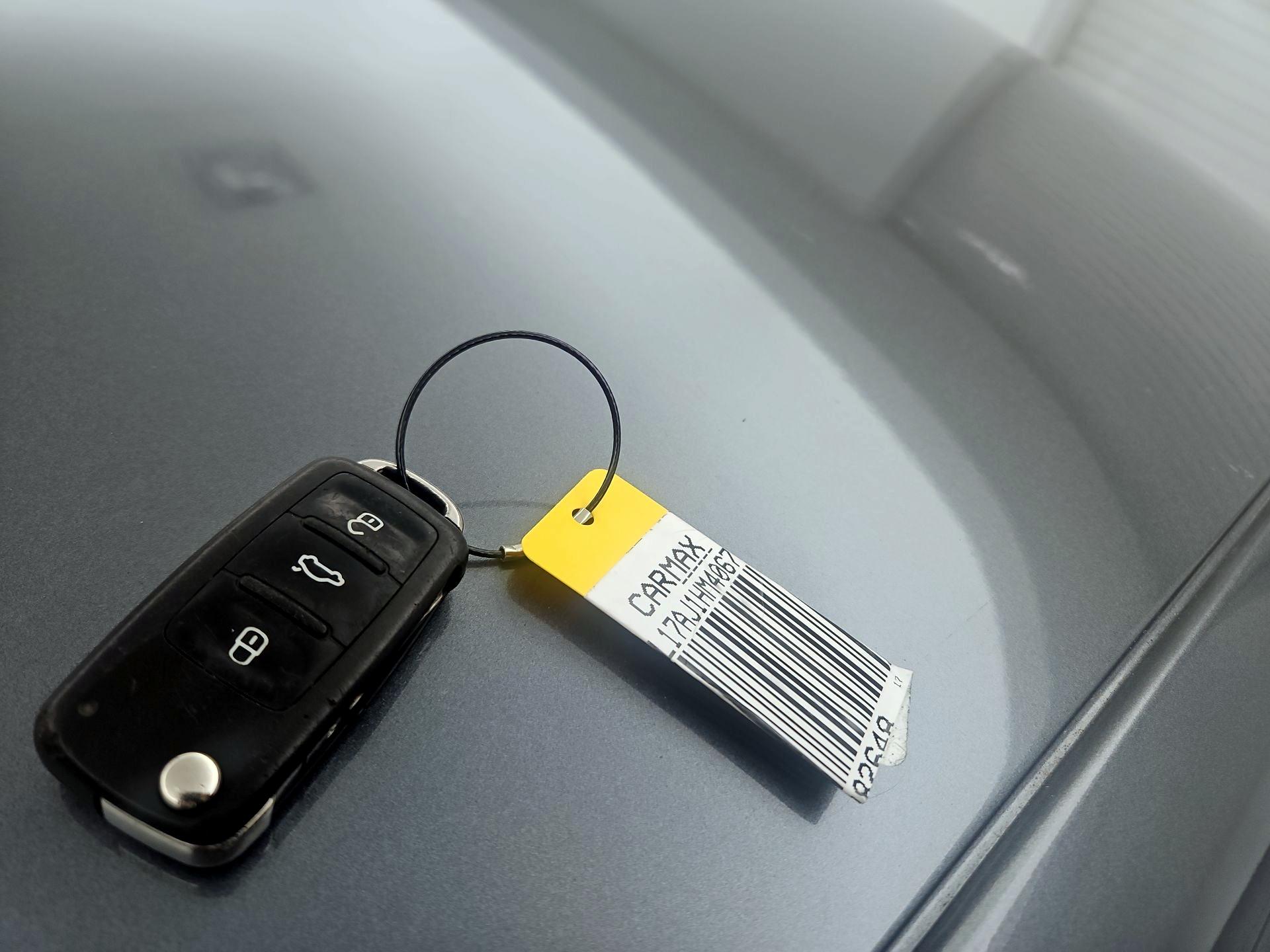 Thumbnail: 2017 Volkswagen Jetta - 19