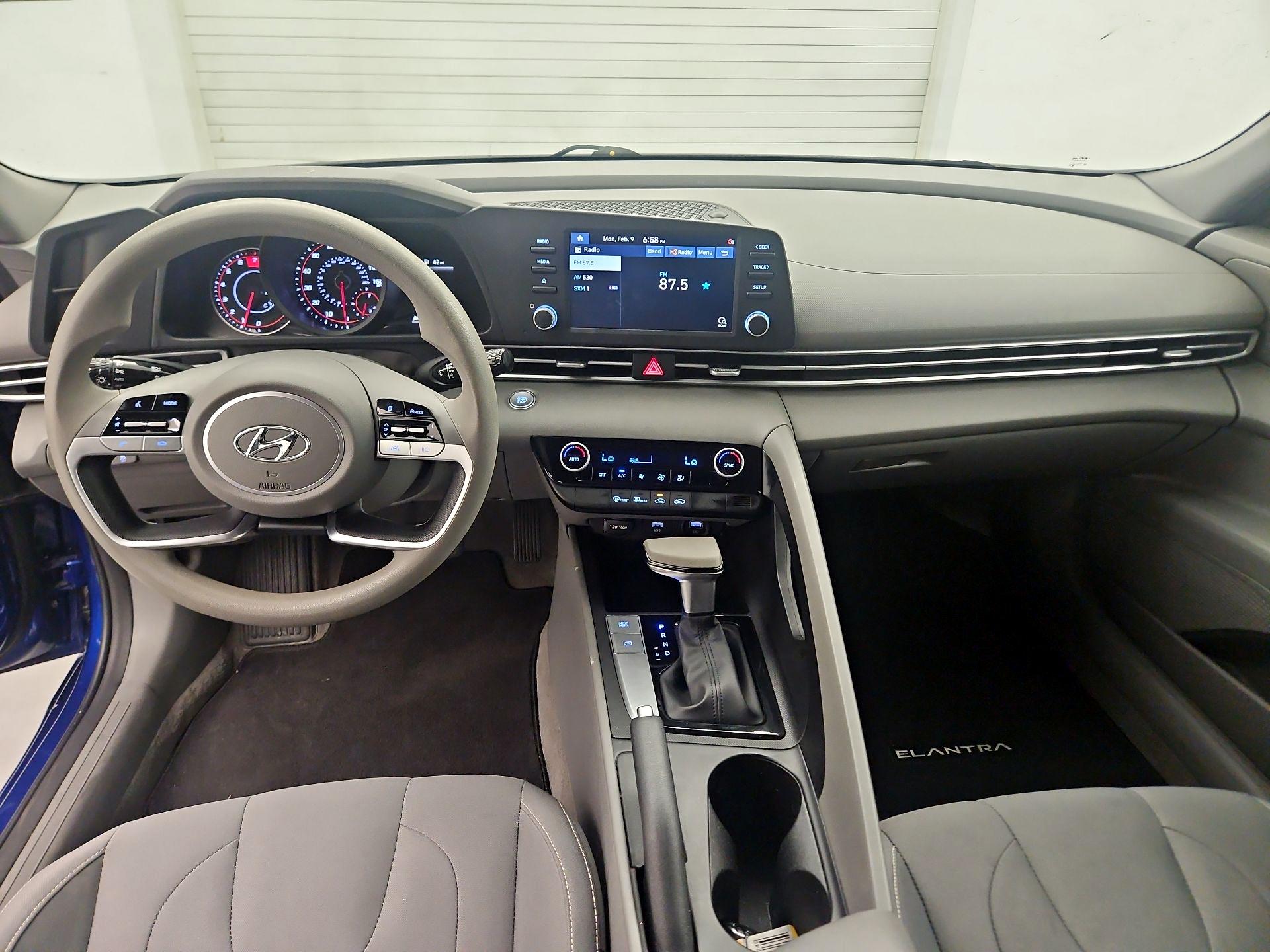 Thumbnail: 2021 Hyundai Elantra - 9