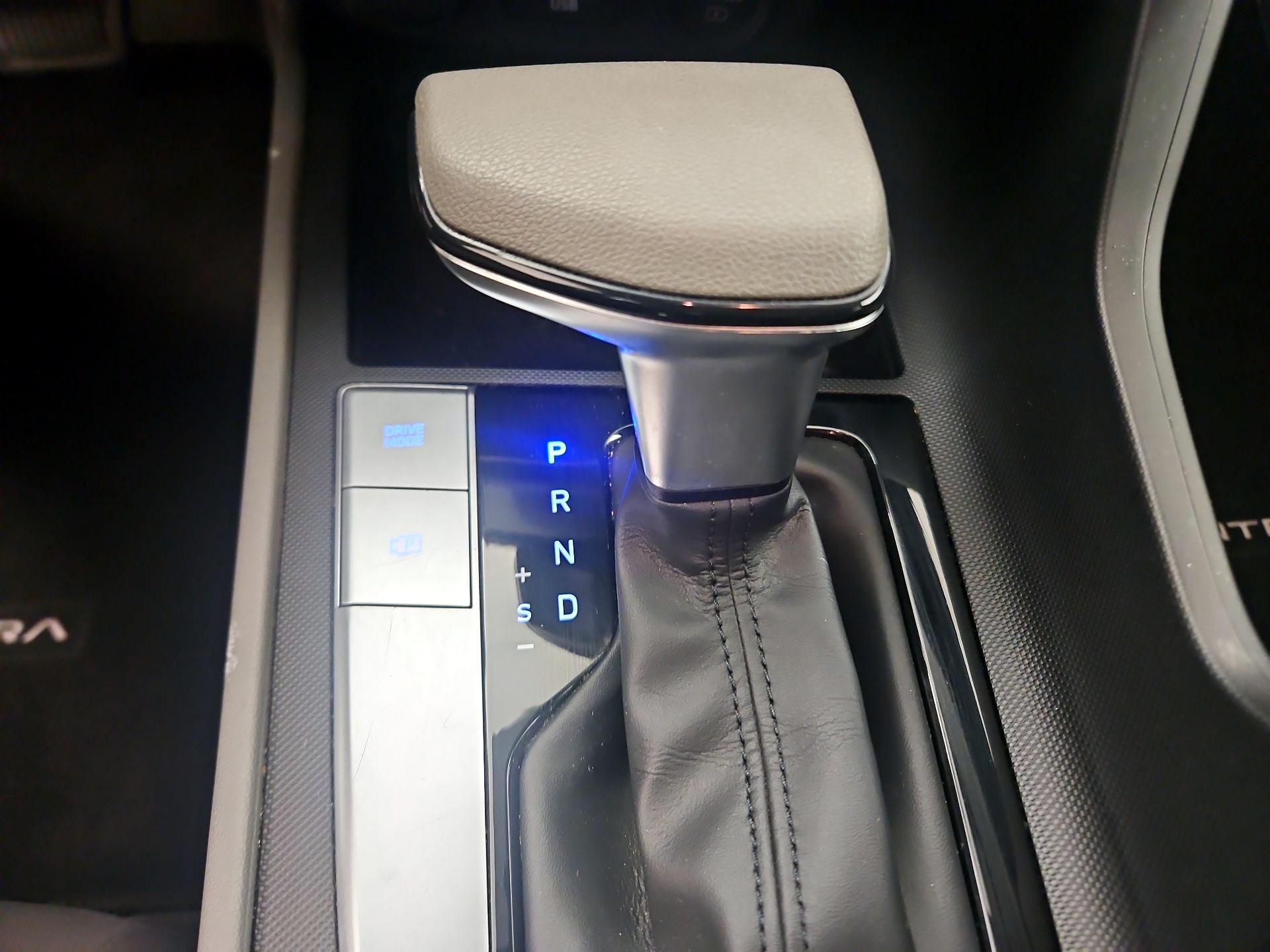 Thumbnail: 2021 Hyundai Elantra - 17