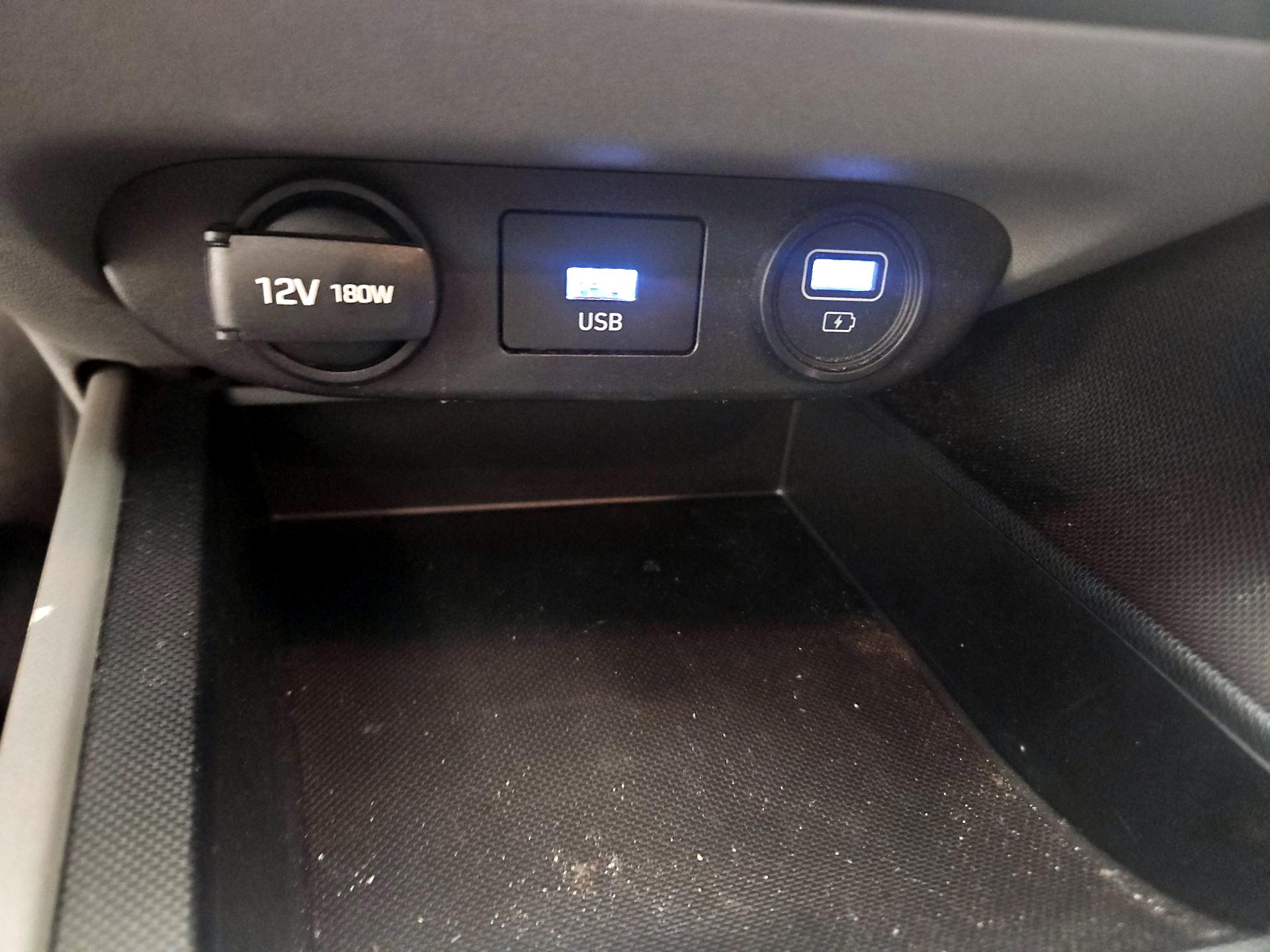 Thumbnail: 2021 Hyundai Elantra - 18