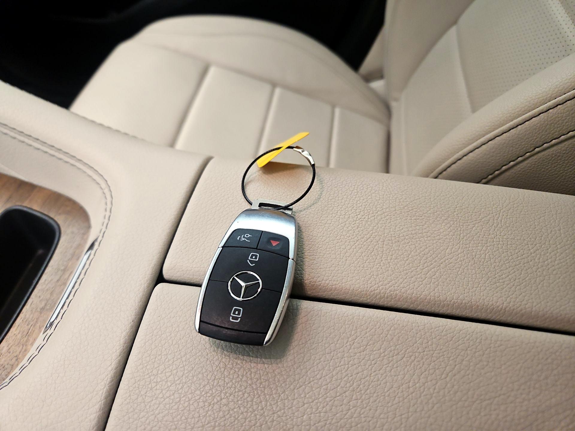 Thumbnail: 2022 Mercedes-Benz GLE - 19