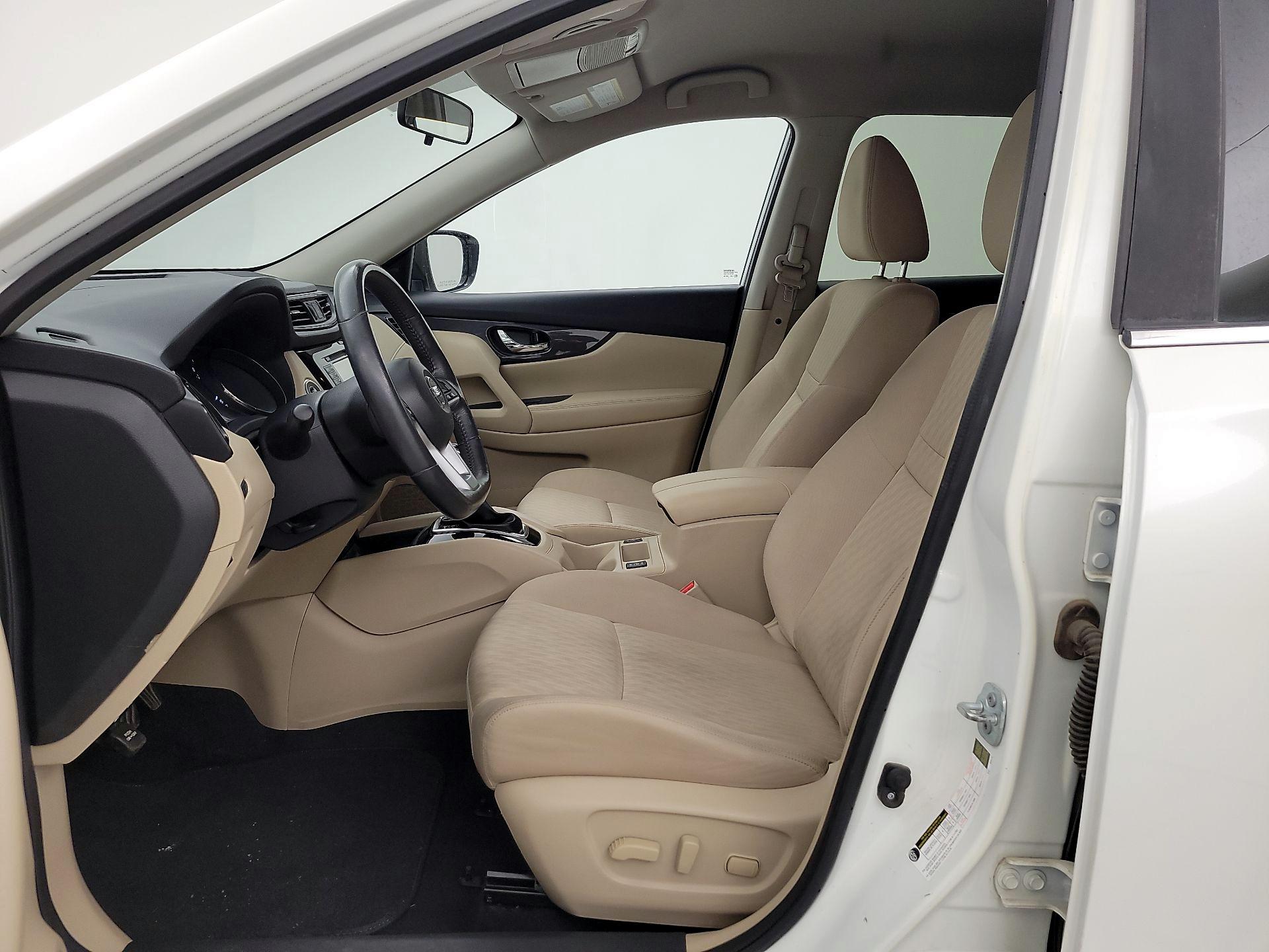 Thumbnail: 2017 Nissan Rogue - 9