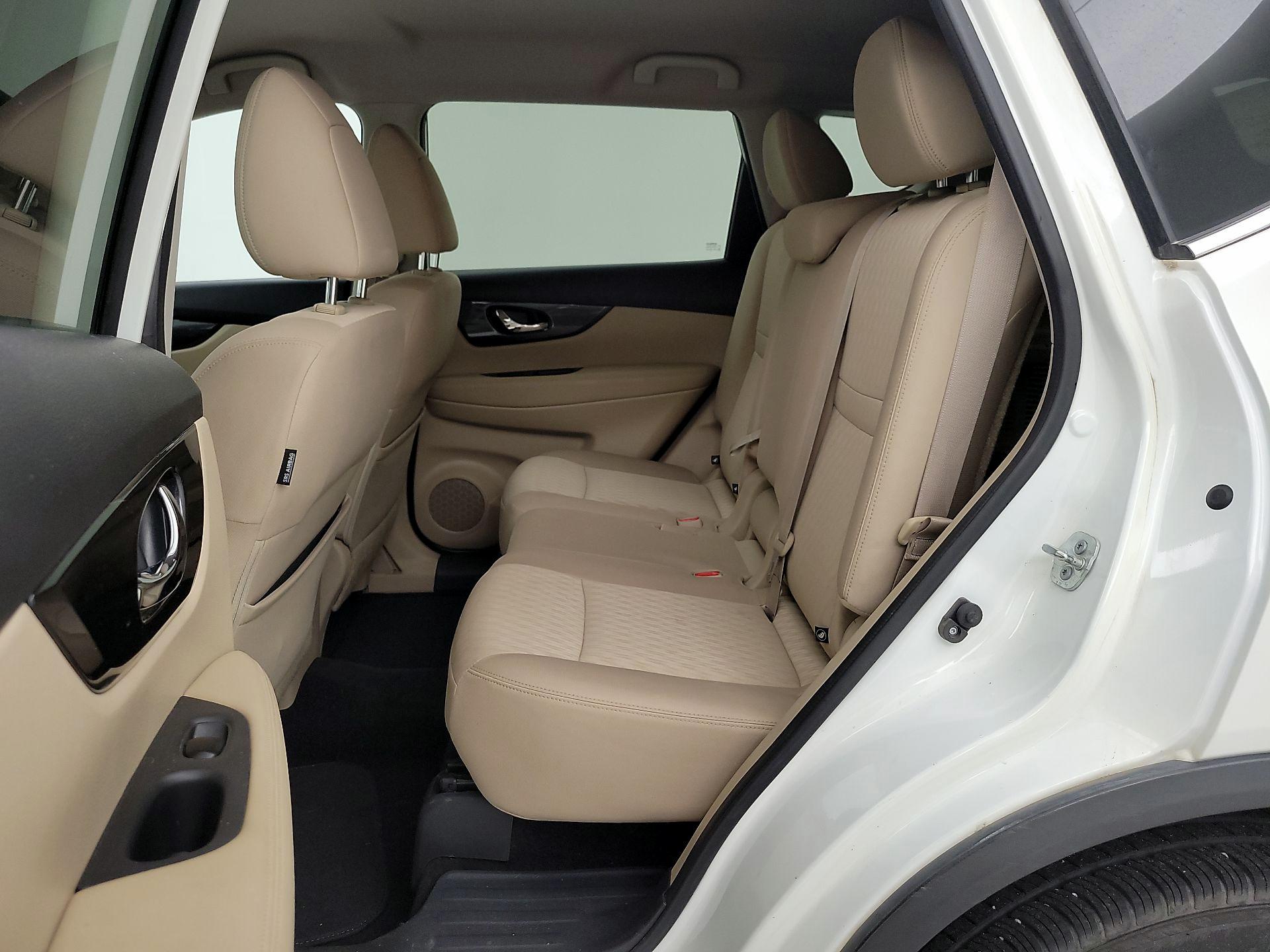 Thumbnail: 2017 Nissan Rogue - 17