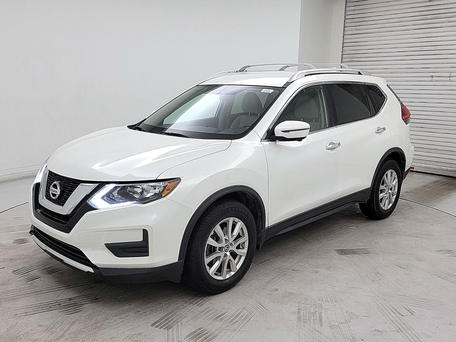 Thumbnail: 2017 Nissan Rogue - 3