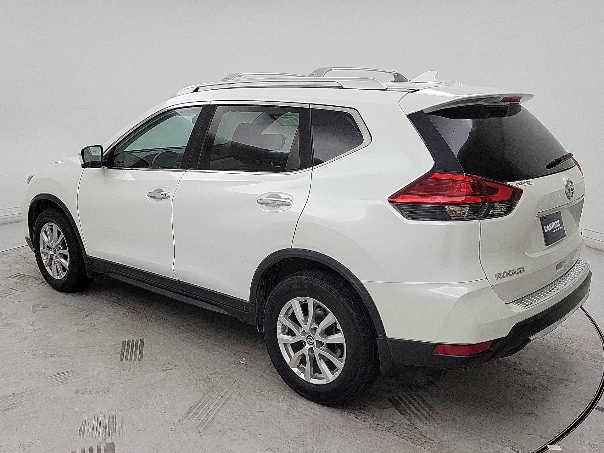 Thumbnail: 2017 Nissan Rogue - 7