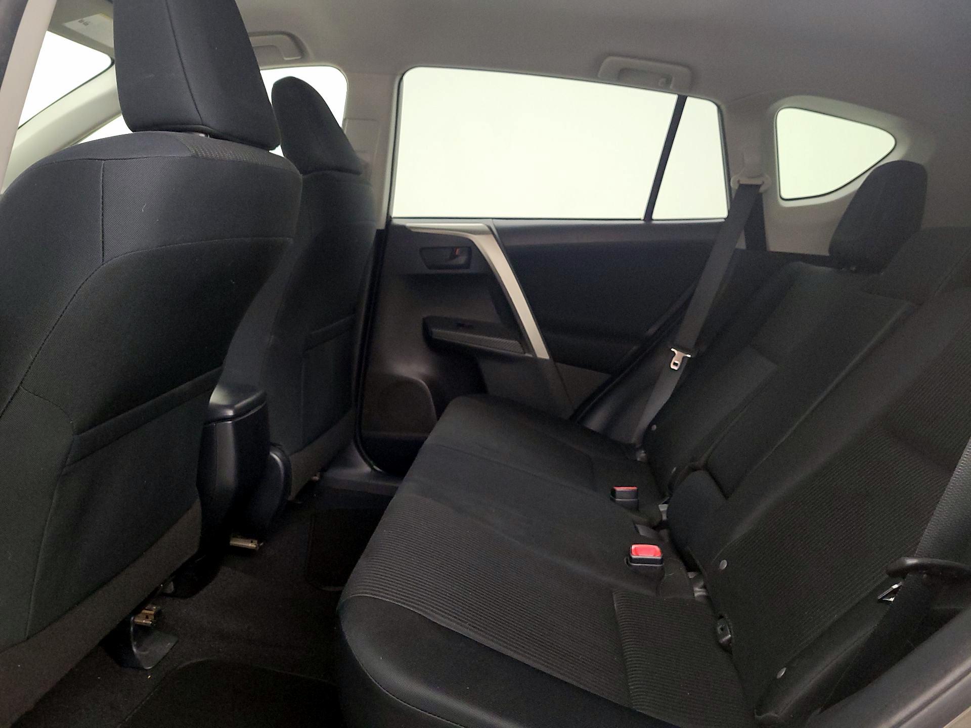 Thumbnail: 2015 Toyota RAV4 - 19