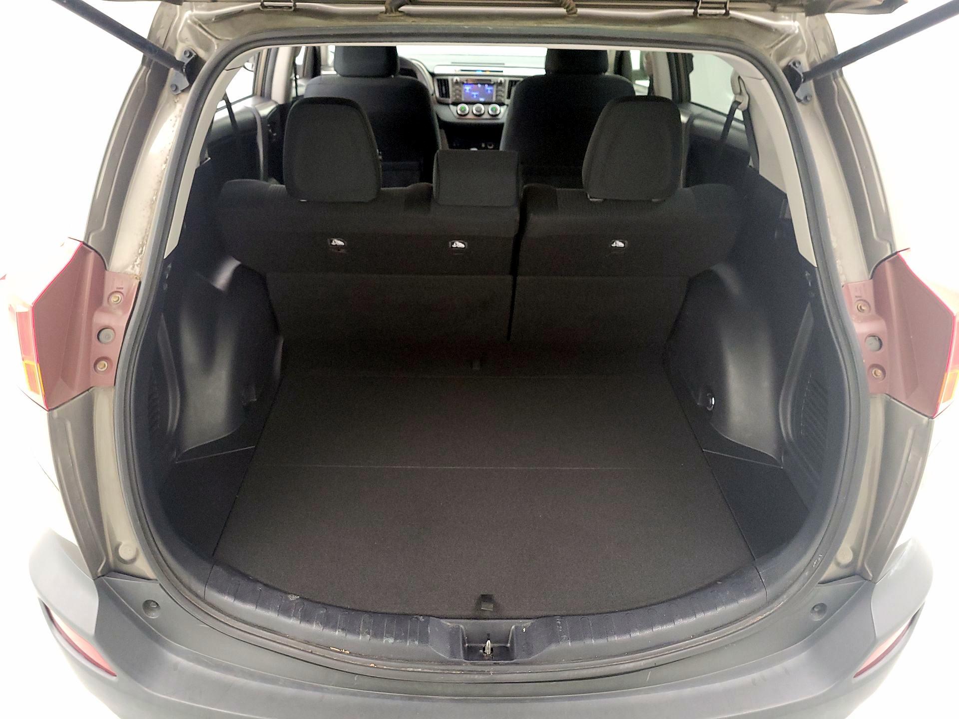 Thumbnail: 2015 Toyota RAV4 - 20