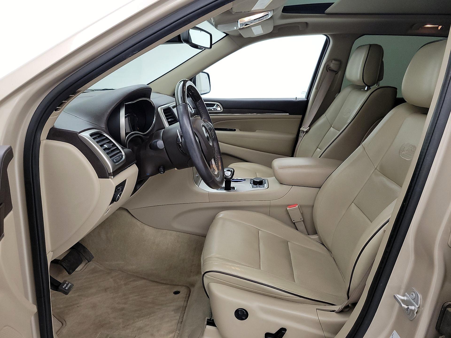 Thumbnail: 2015 Jeep Grand Cherokee - 11