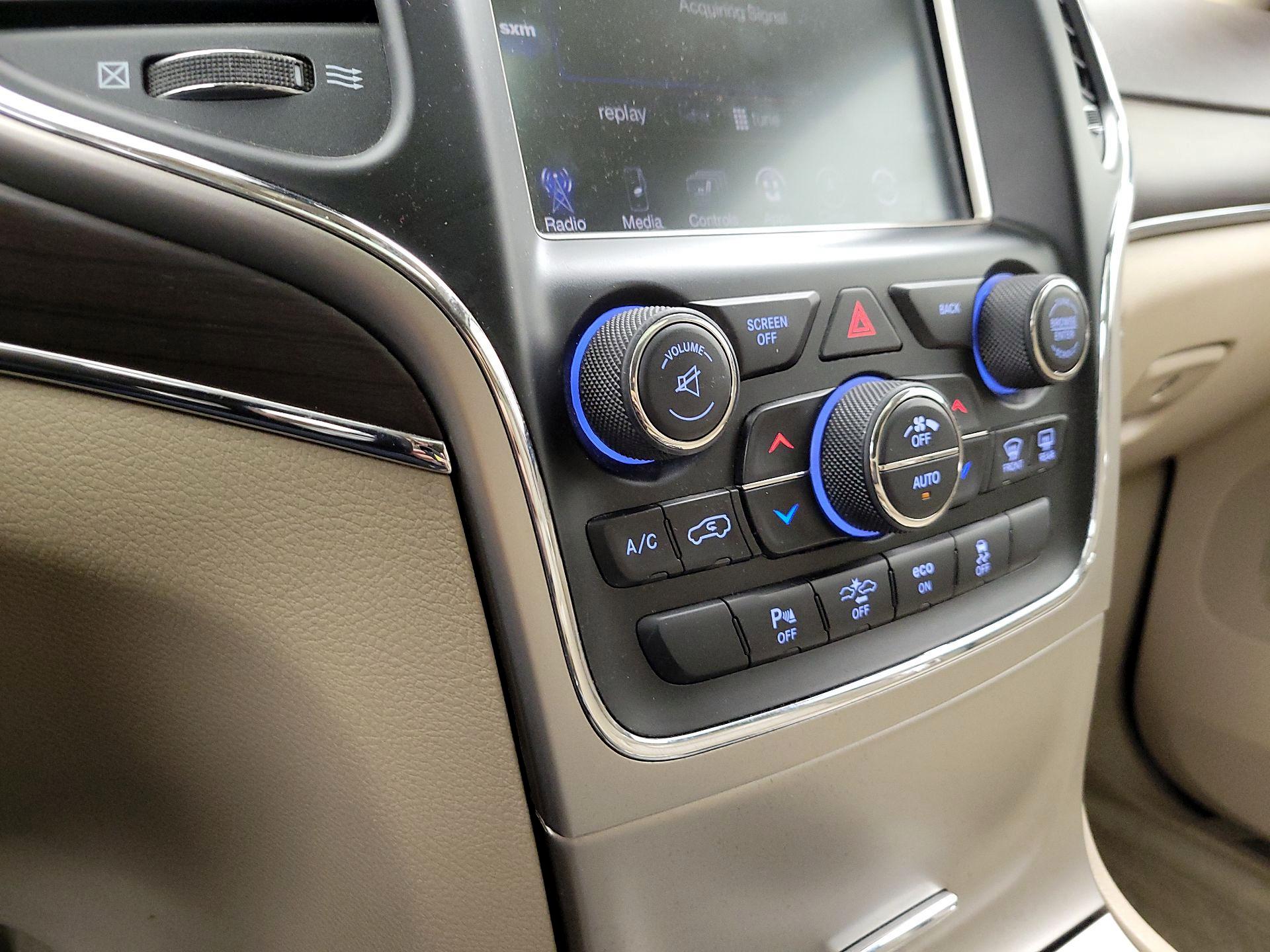 Thumbnail: 2015 Jeep Grand Cherokee - 14