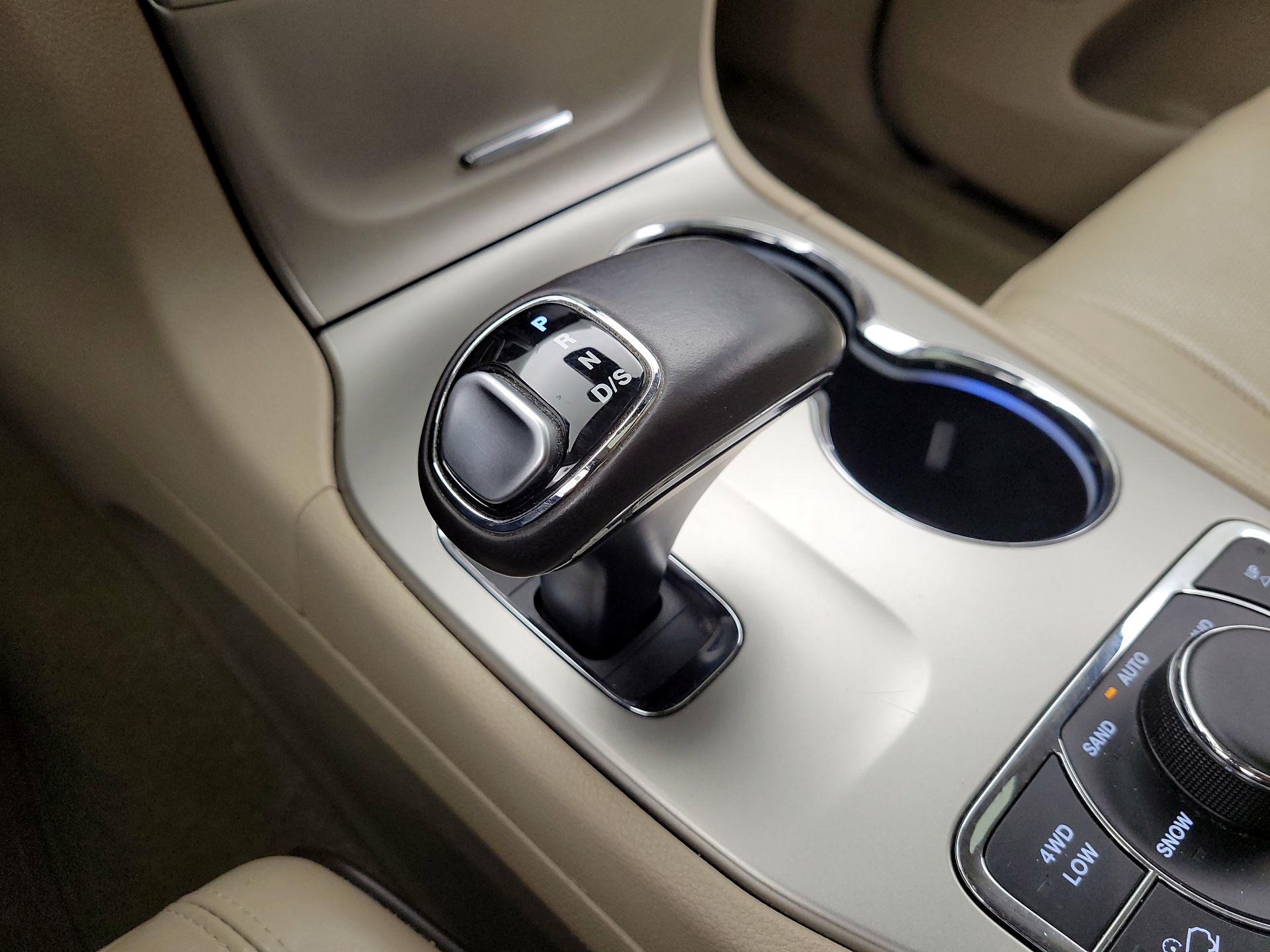 Thumbnail: 2015 Jeep Grand Cherokee - 15