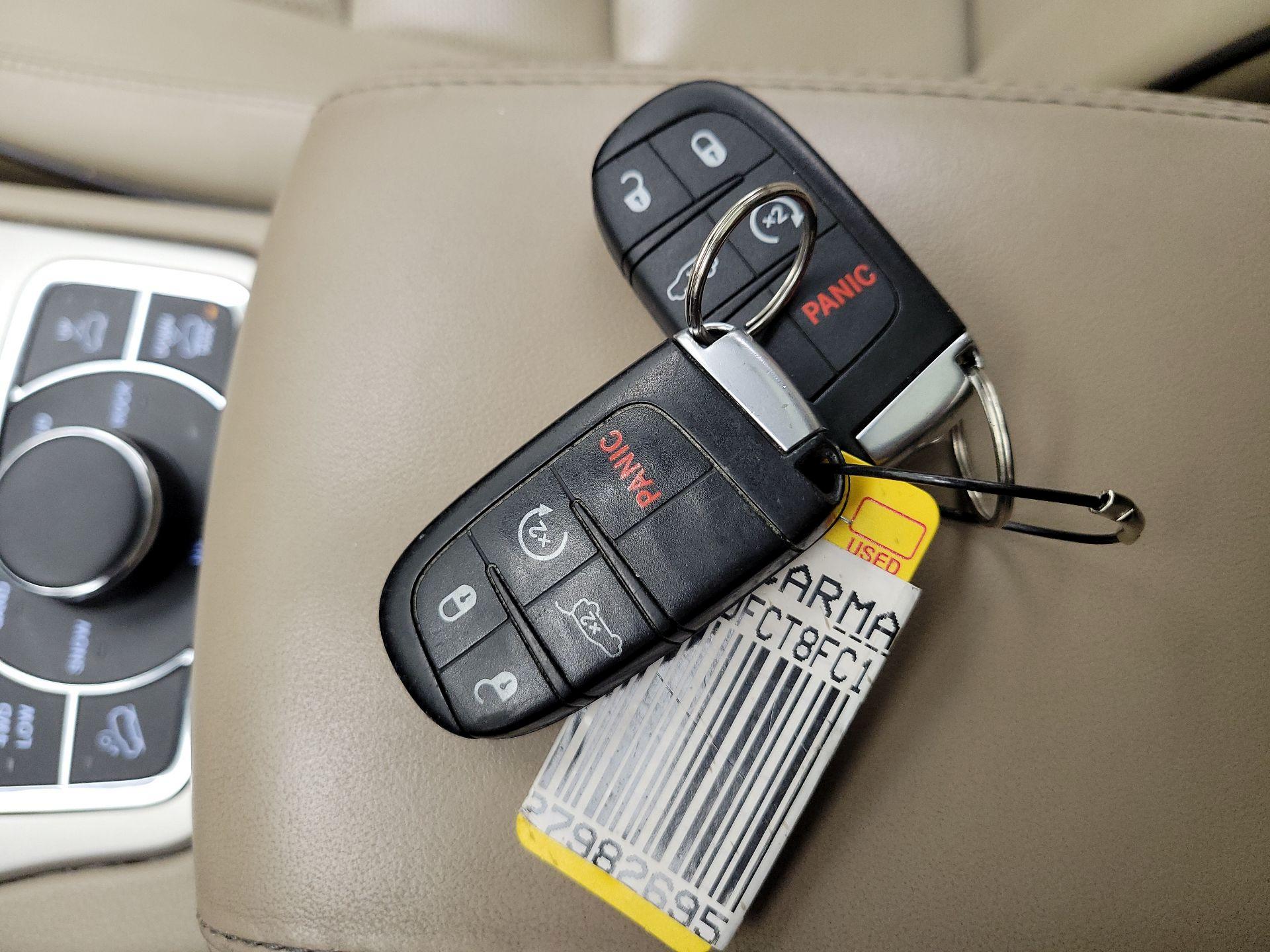 Thumbnail: 2015 Jeep Grand Cherokee - 18