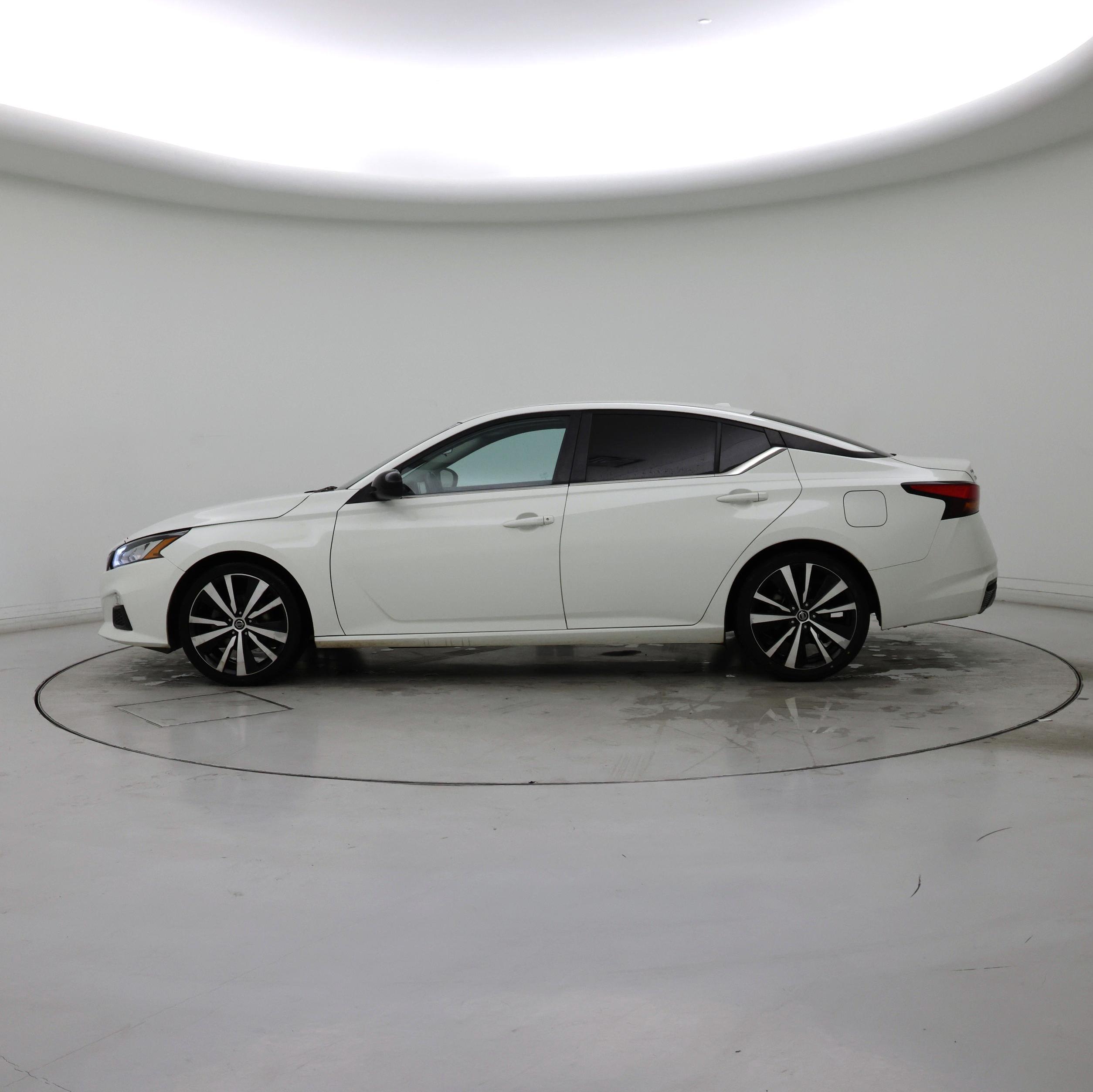 Thumbnail: 2021 Nissan Altima - 3