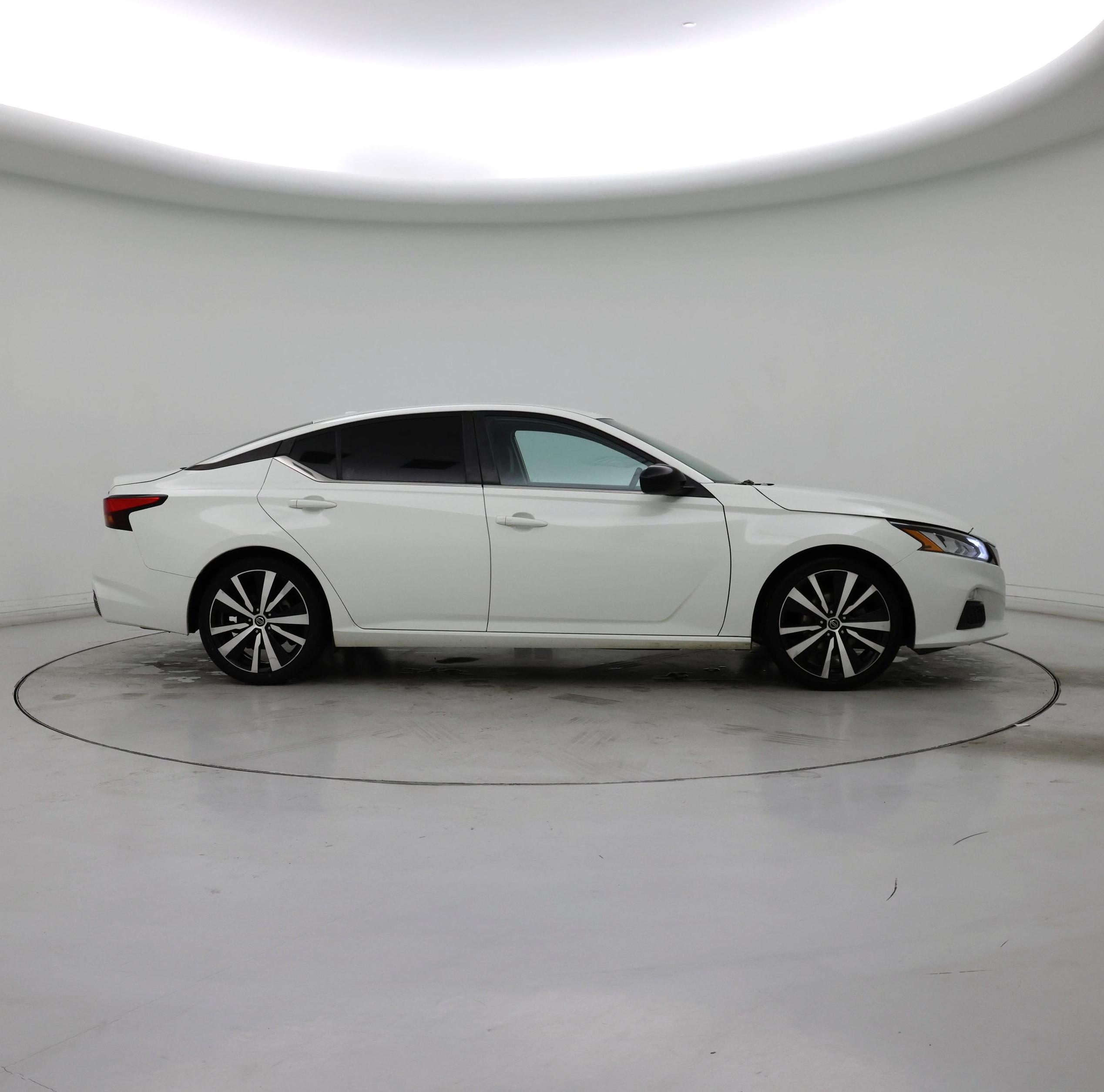 Thumbnail: 2021 Nissan Altima - 7