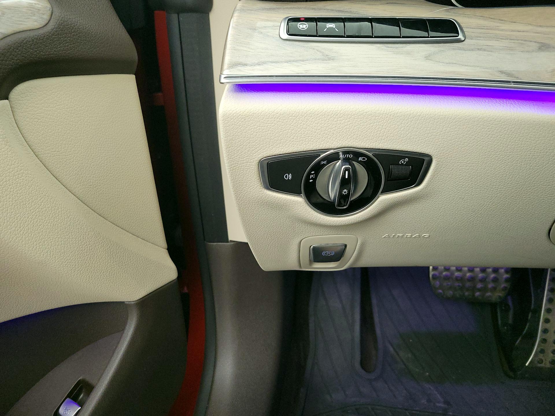 Thumbnail: 2020 Mercedes-Benz E-Class - 13