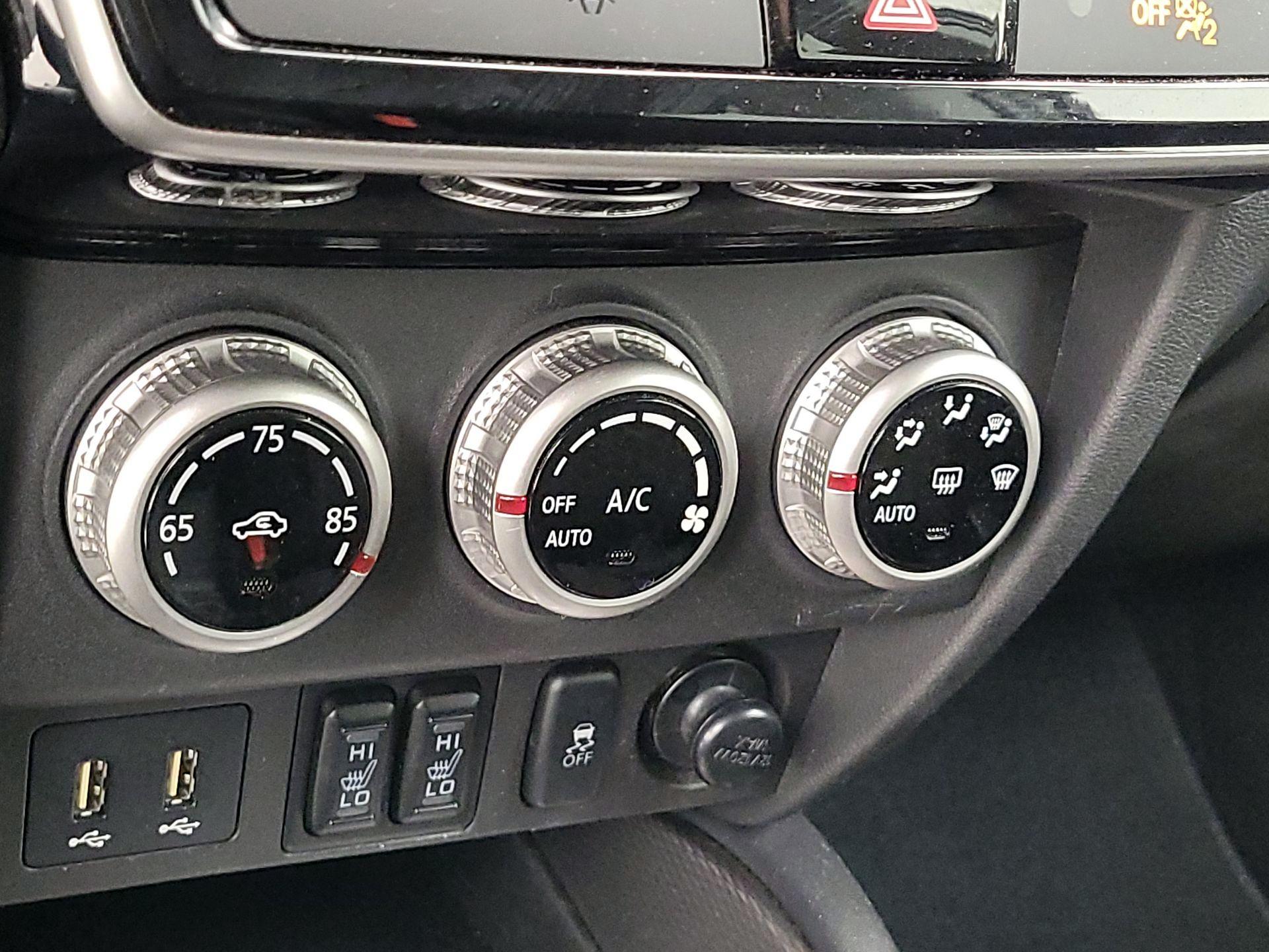 Thumbnail: 2020 Mitsubishi Outlander Sport - 16