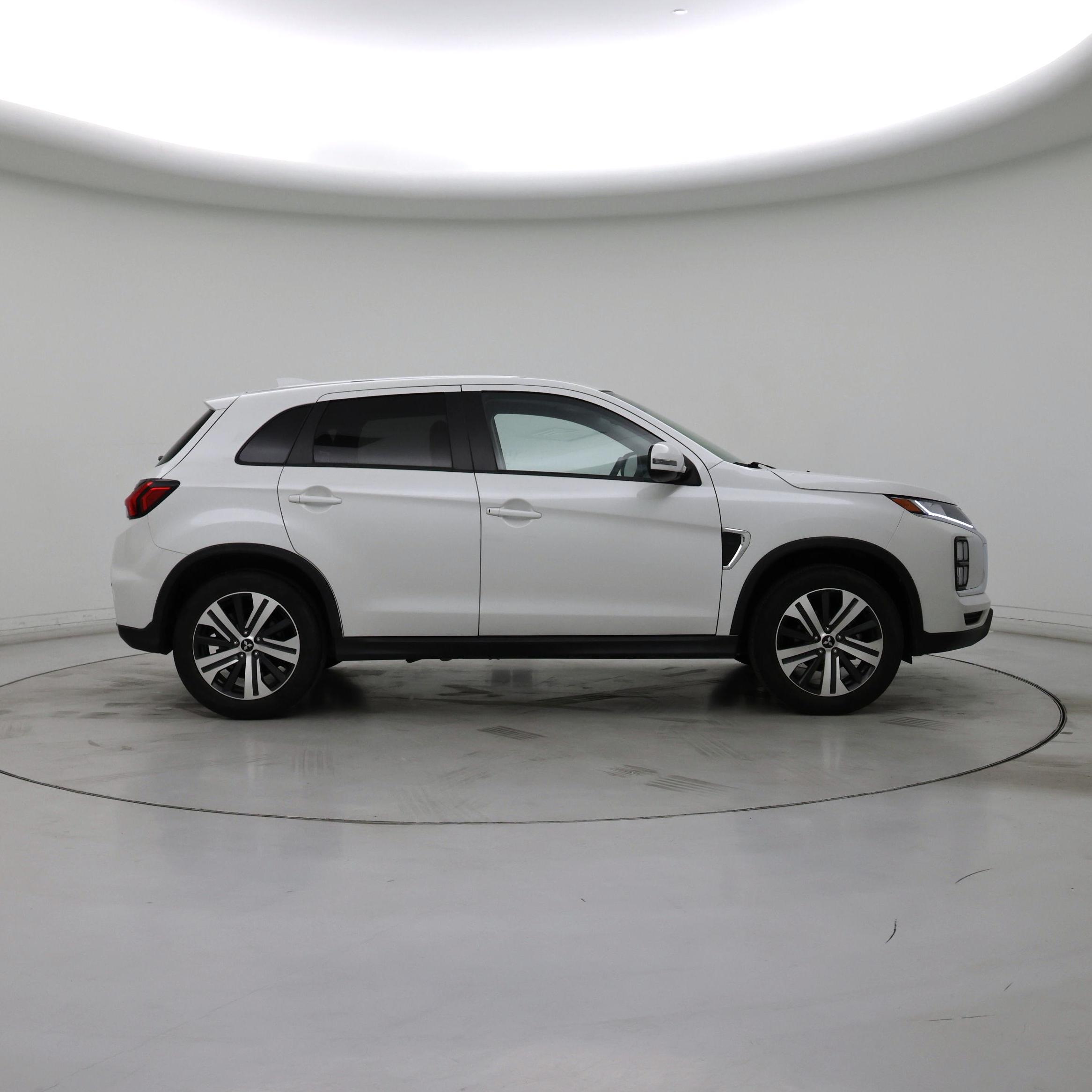 Thumbnail: 2020 Mitsubishi Outlander Sport - 7