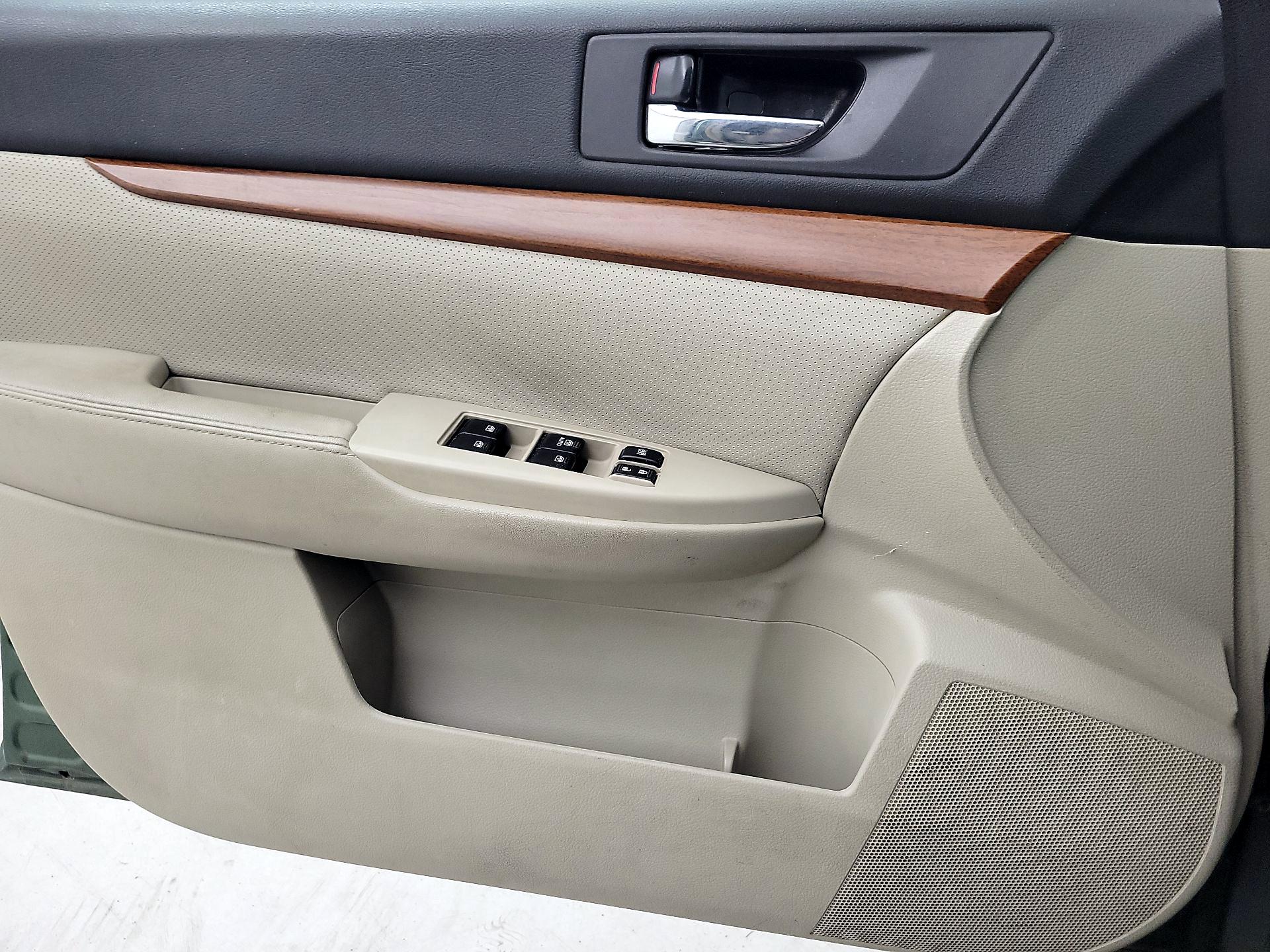 Thumbnail: 2014 Subaru Outback - 12