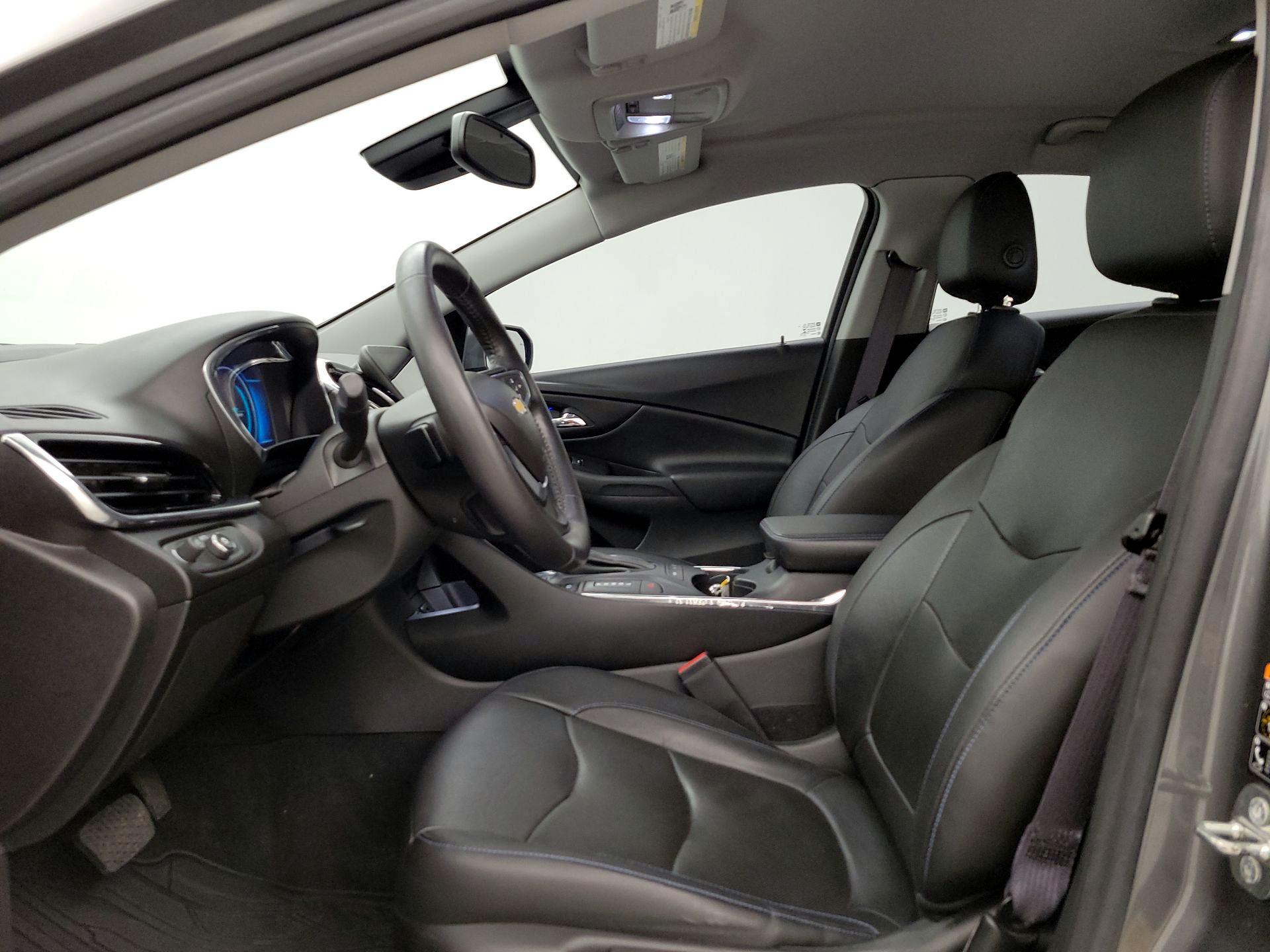 Thumbnail: 2016 Chevrolet Volt - 11