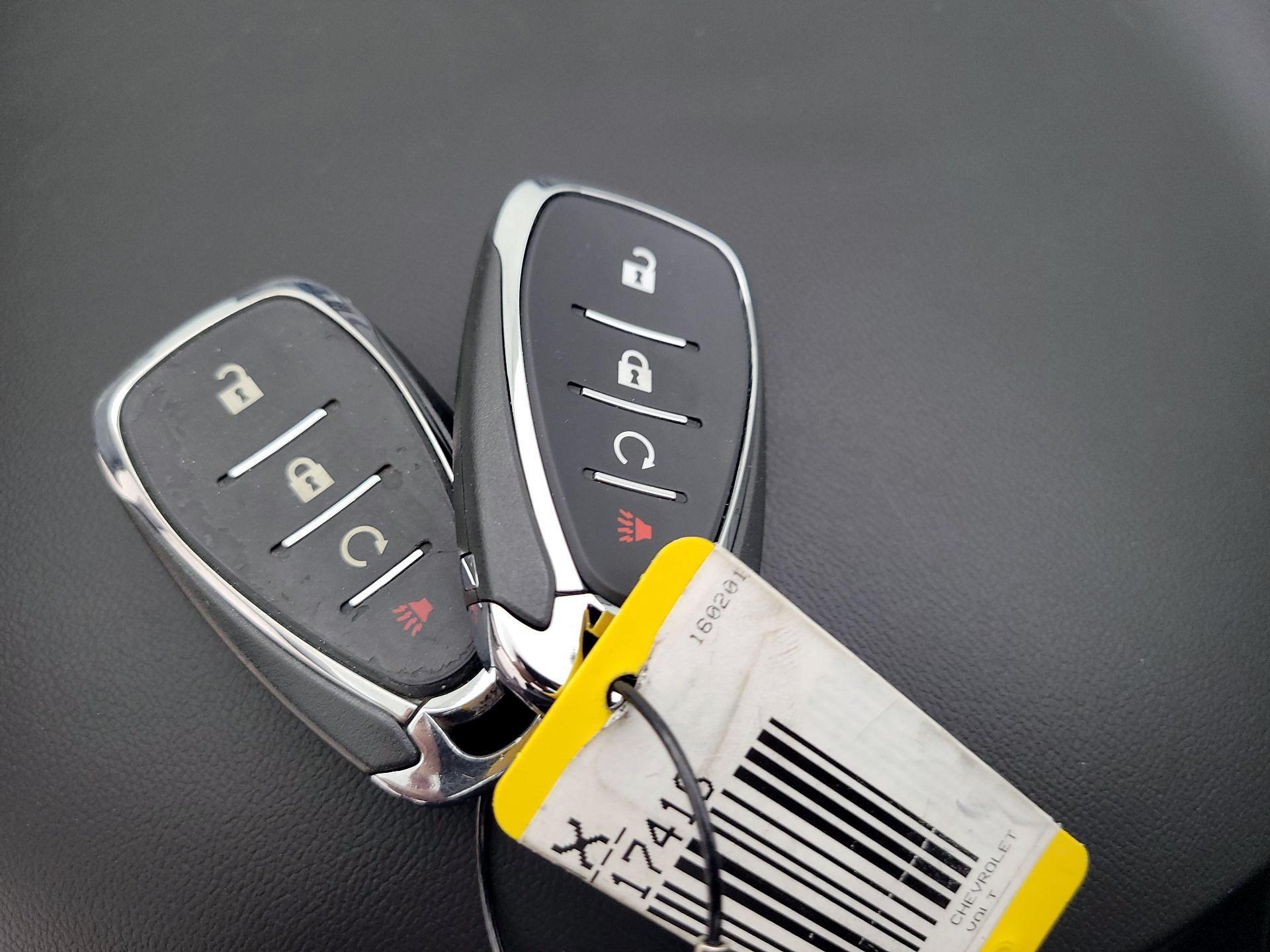 Thumbnail: 2016 Chevrolet Volt - 18