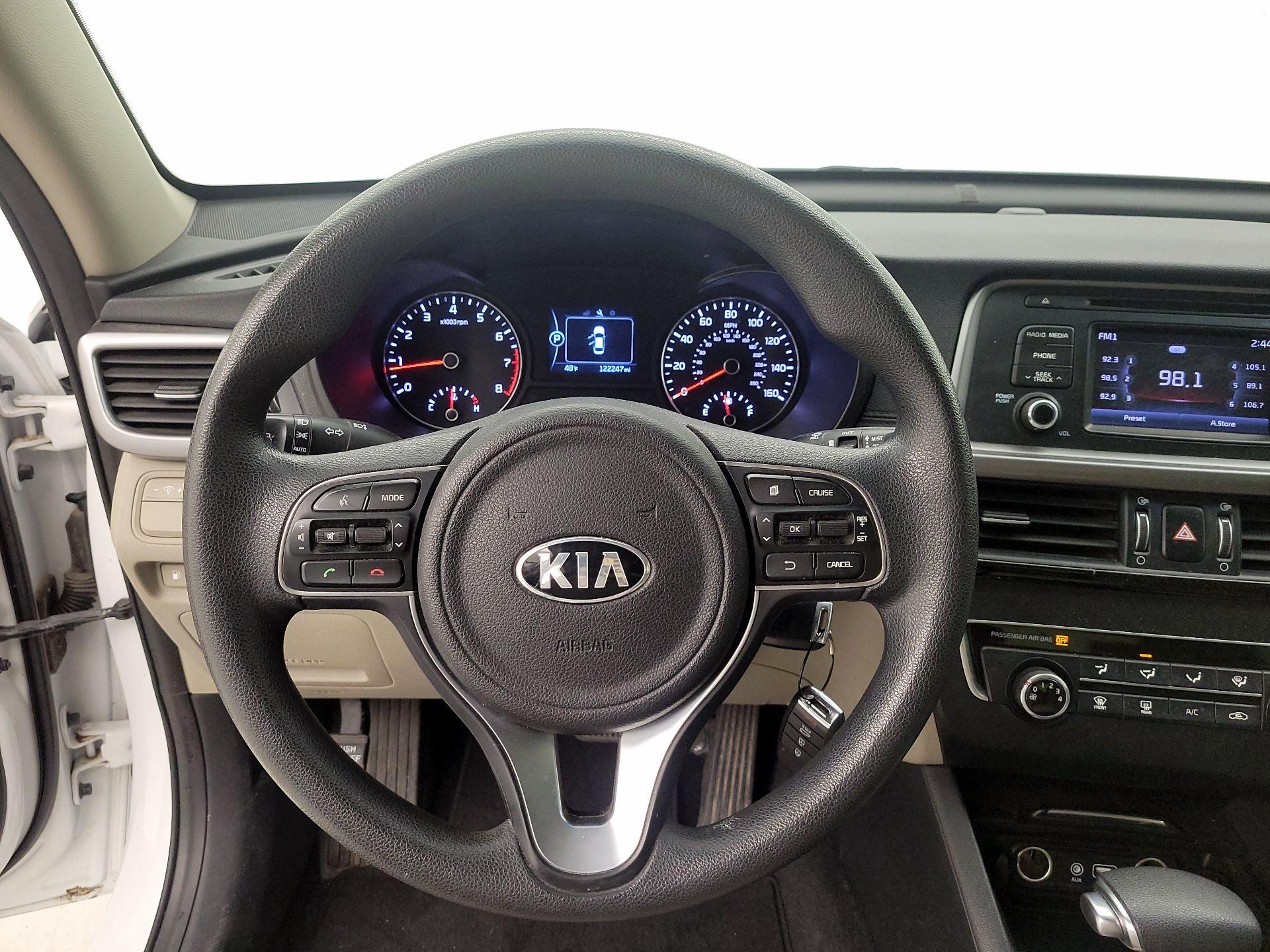 Thumbnail: 2016 Kia Optima - 10