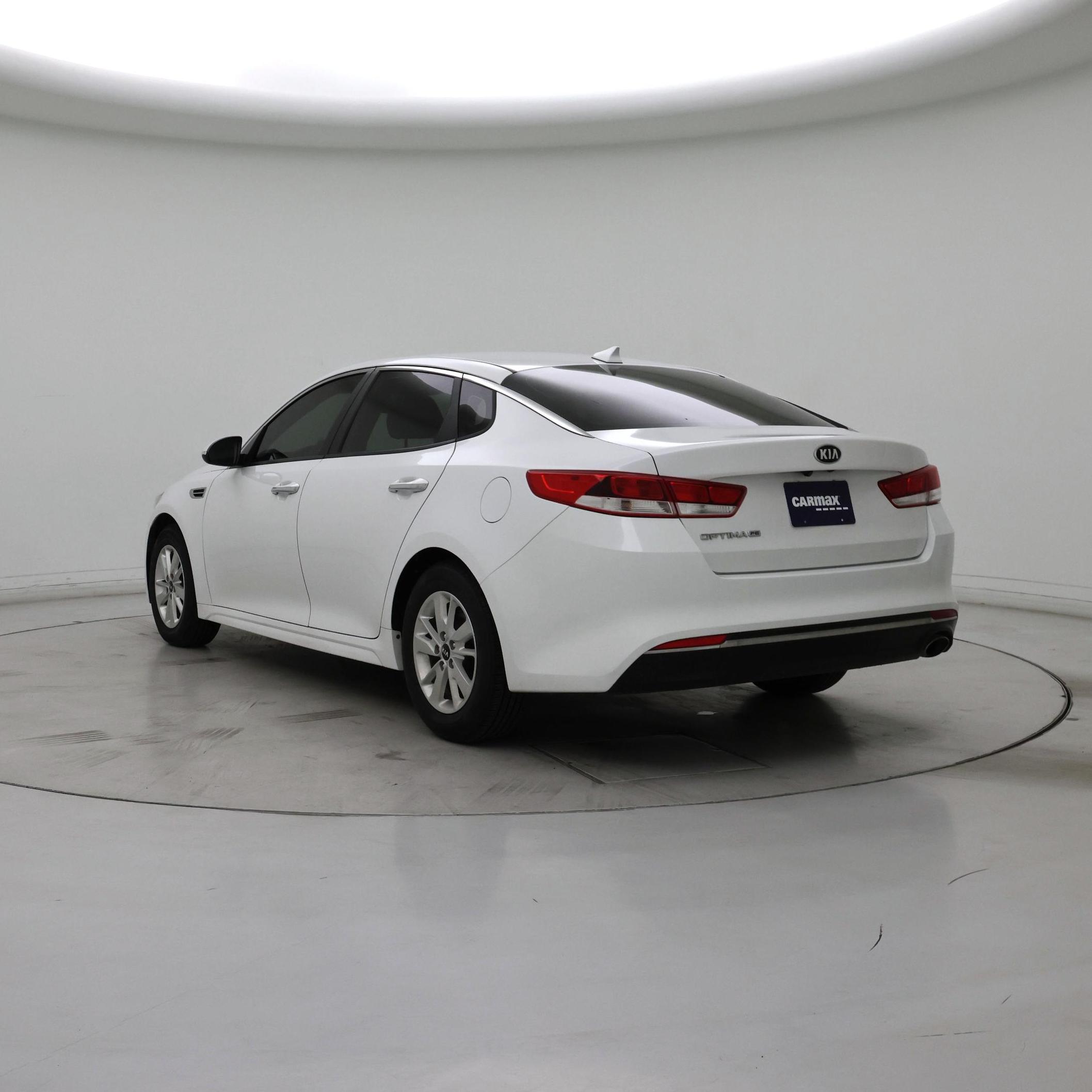 Thumbnail: 2016 Kia Optima - 2