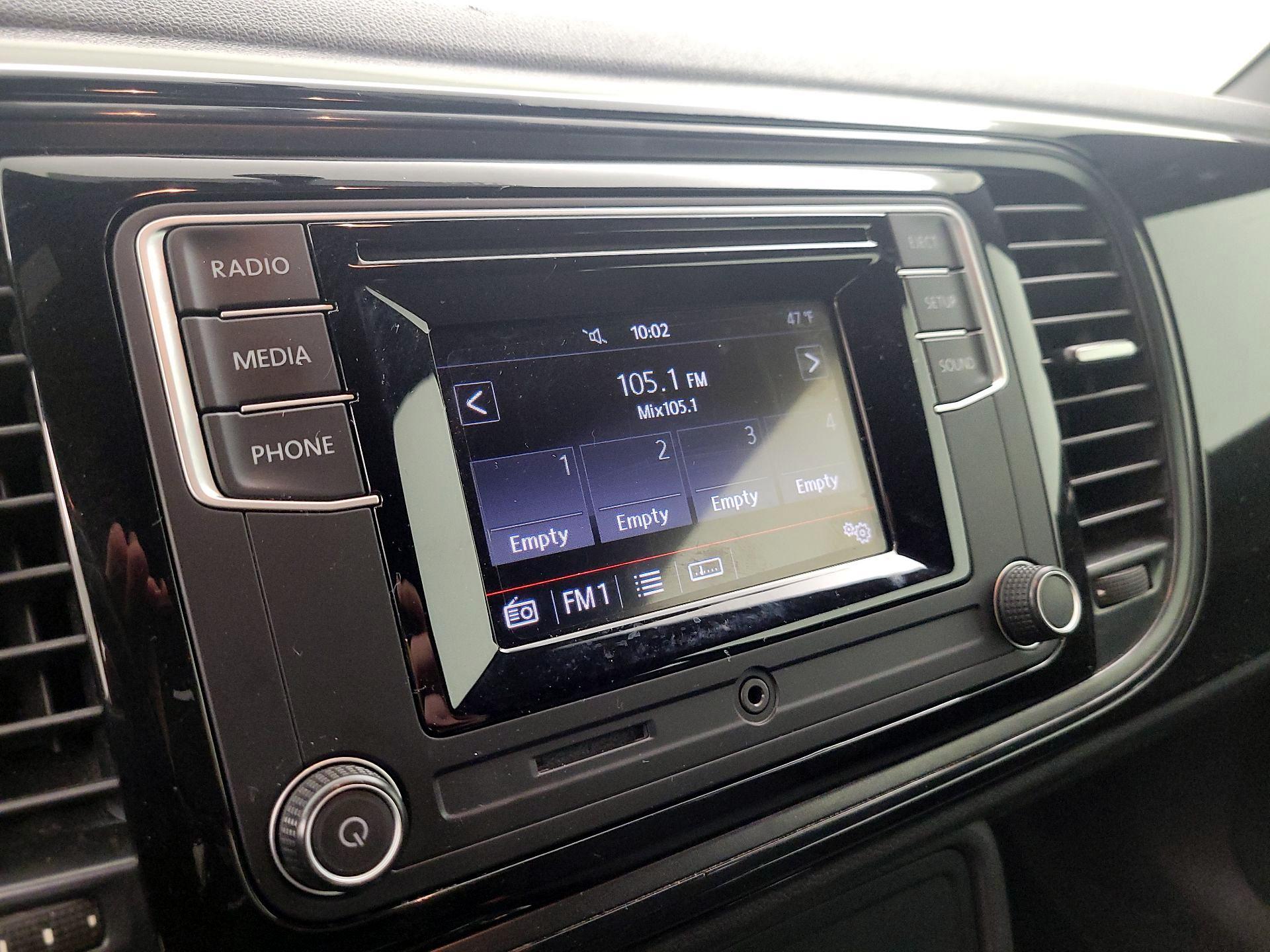 Thumbnail: 2019 Volkswagen Beetle - 14