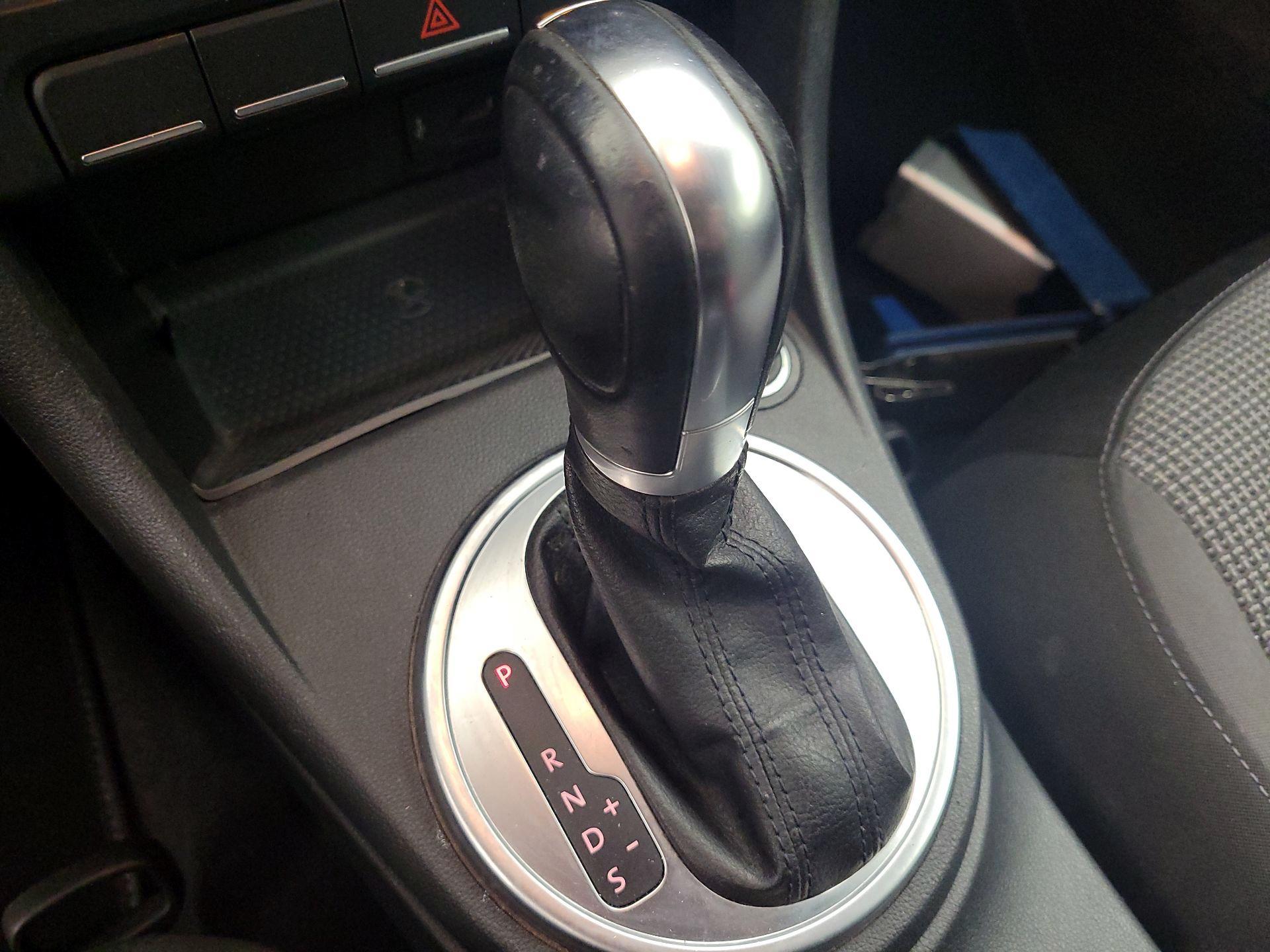 Thumbnail: 2019 Volkswagen Beetle - 16