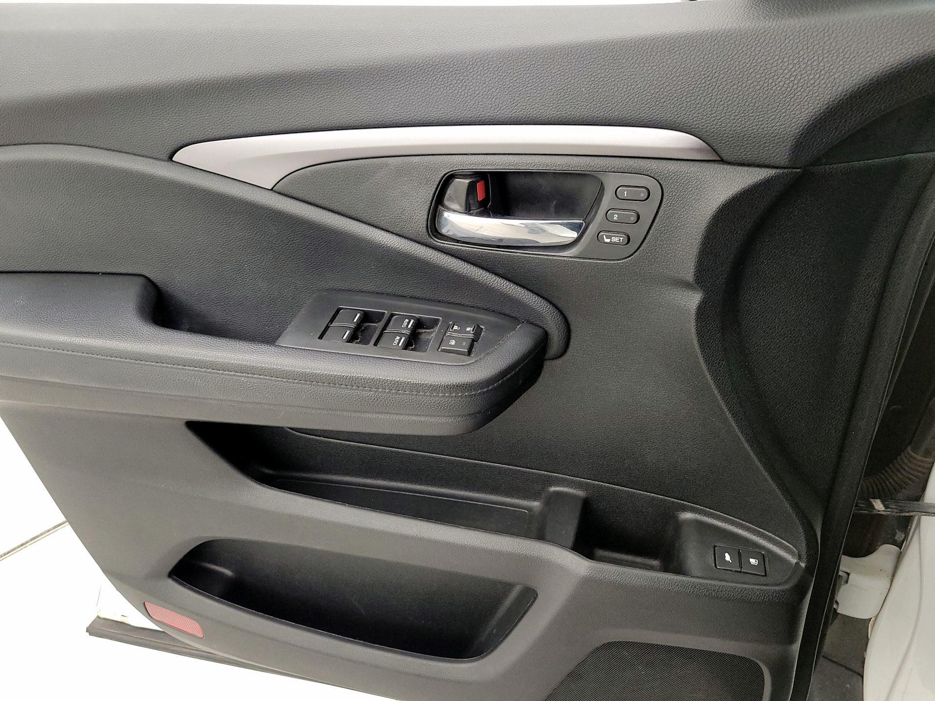 Thumbnail: 2021 Honda Pilot - 12