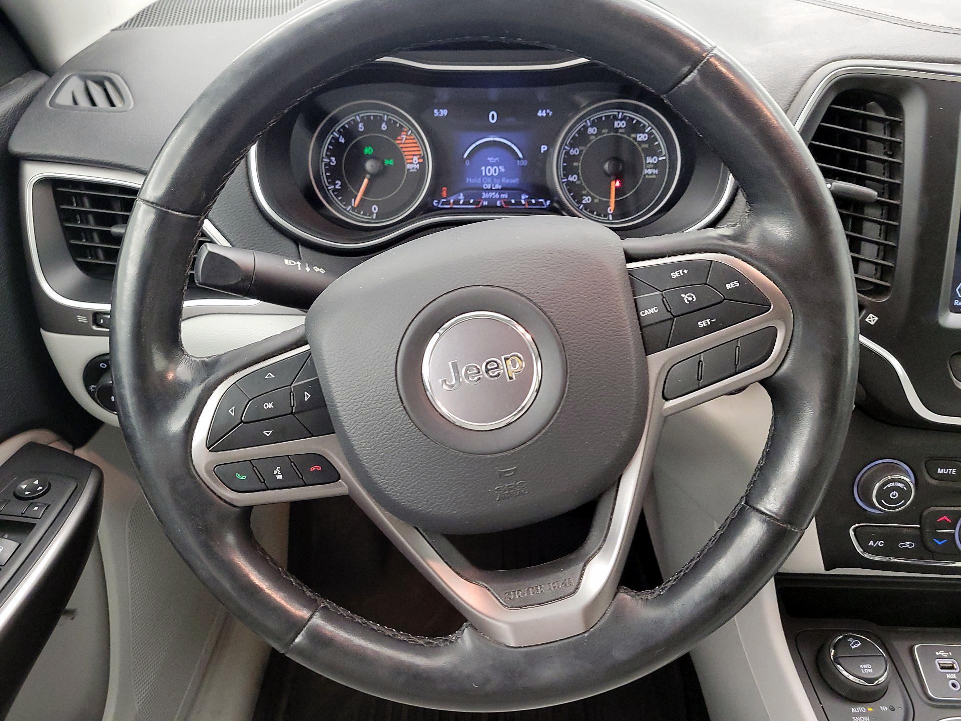 Thumbnail: 2021 Jeep Cherokee - 10