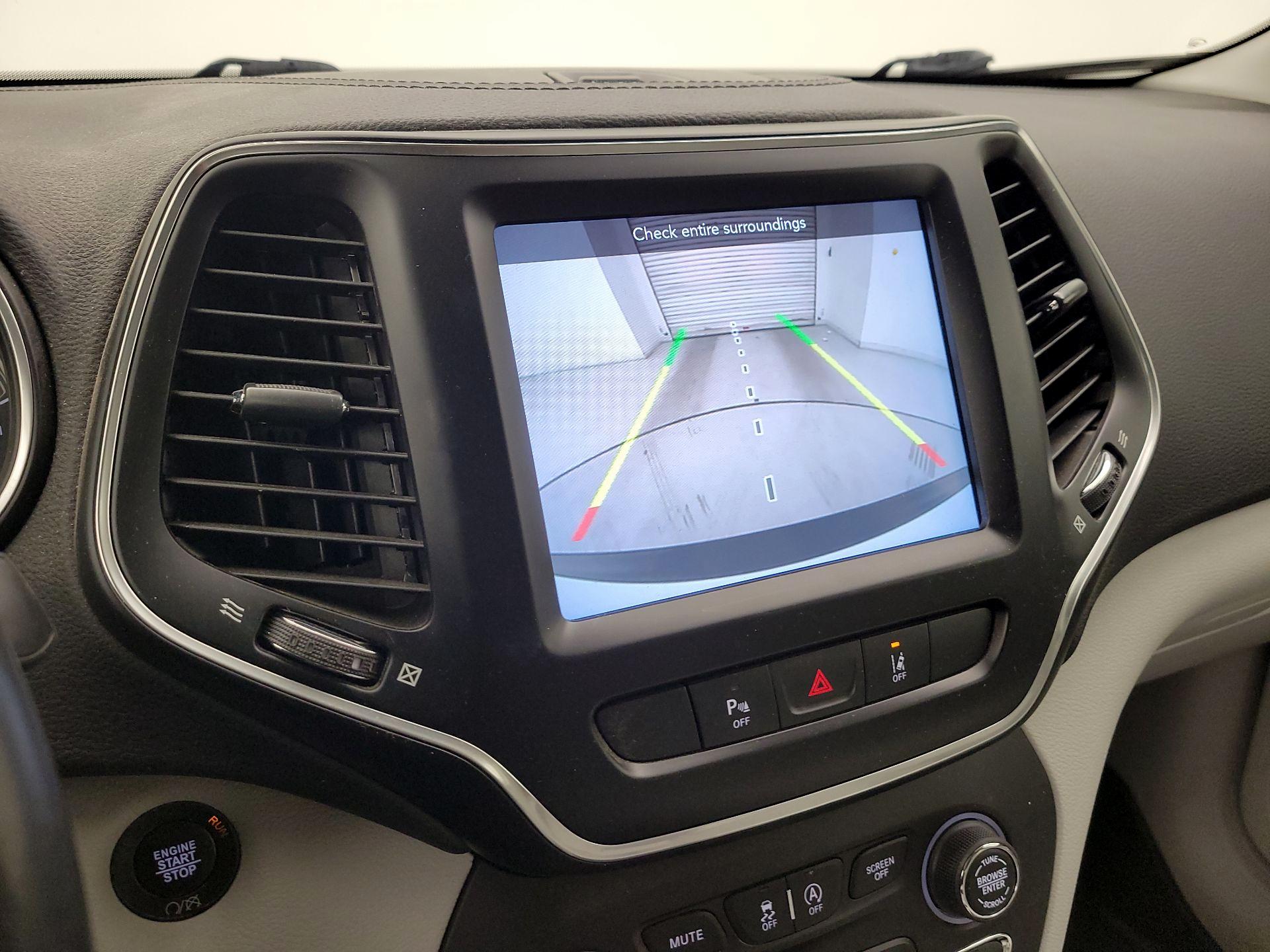 Thumbnail: 2021 Jeep Cherokee - 14