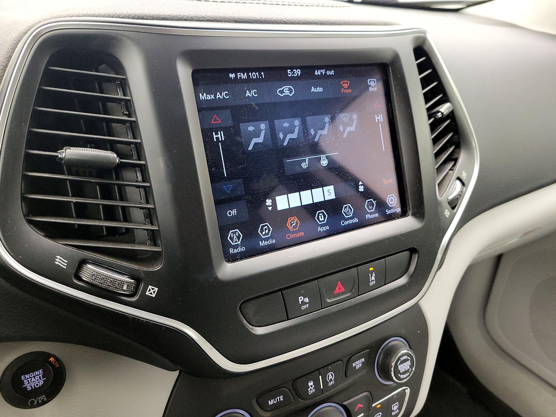 Thumbnail: 2021 Jeep Cherokee - 15