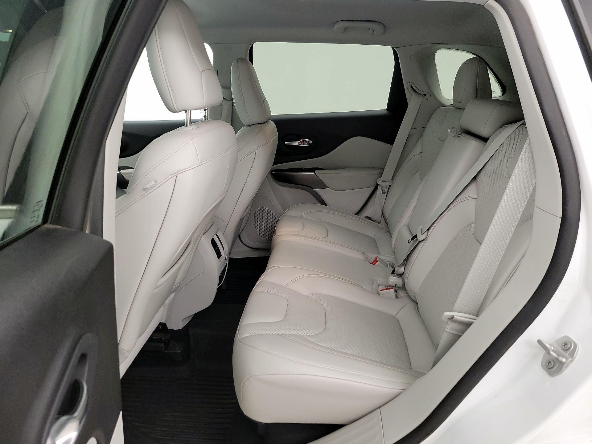 Thumbnail: 2021 Jeep Cherokee - 19