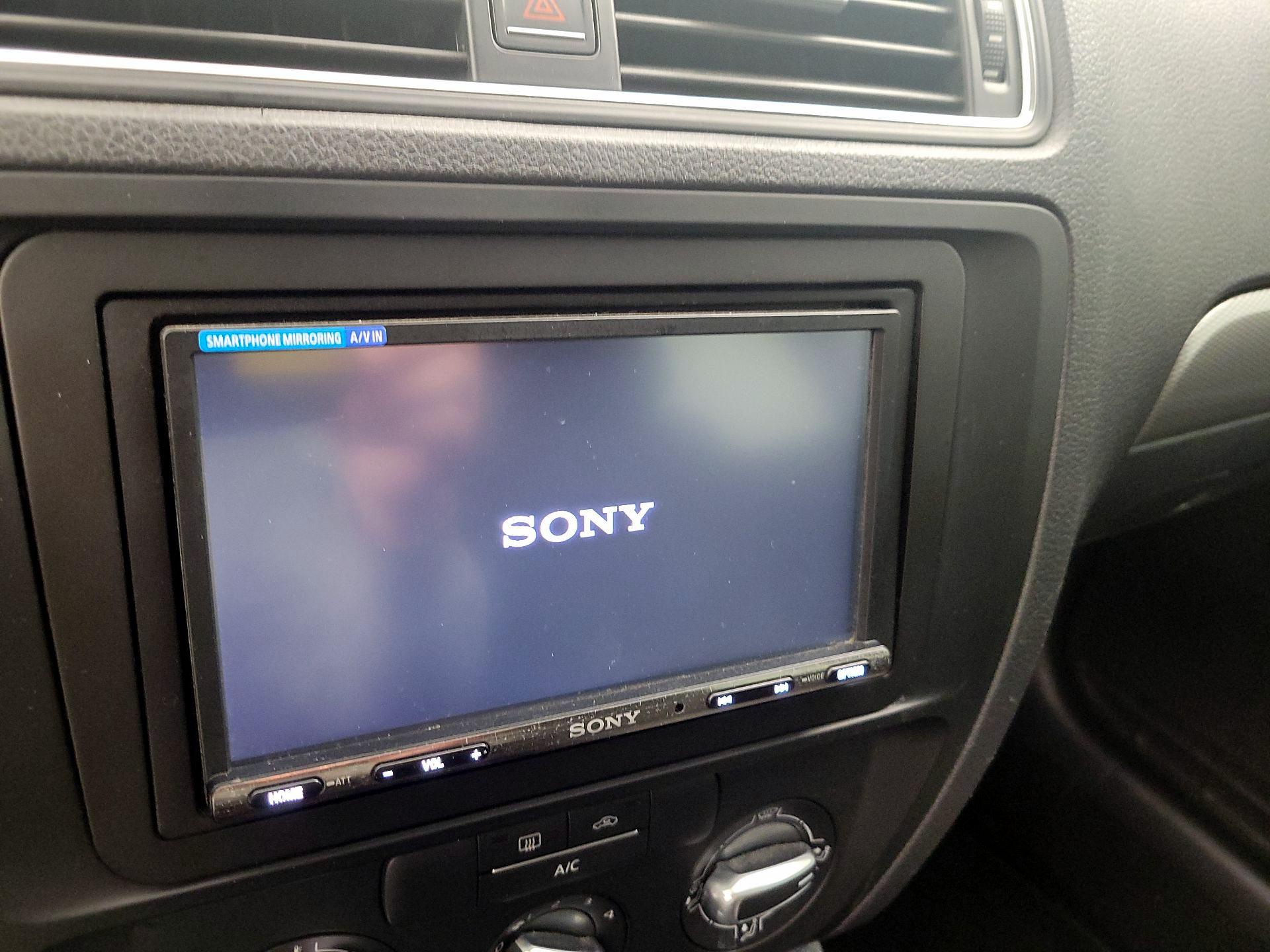 Thumbnail: 2017 Volkswagen Jetta - 11