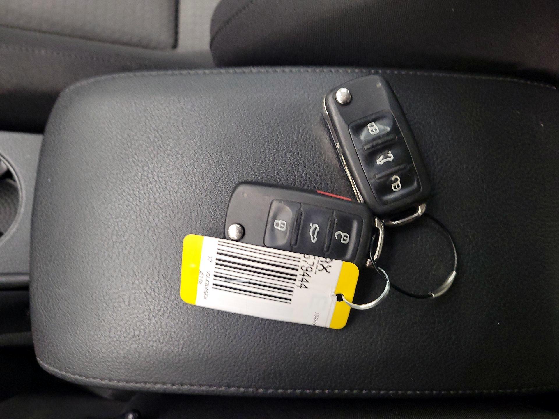 Thumbnail: 2017 Volkswagen Jetta - 16